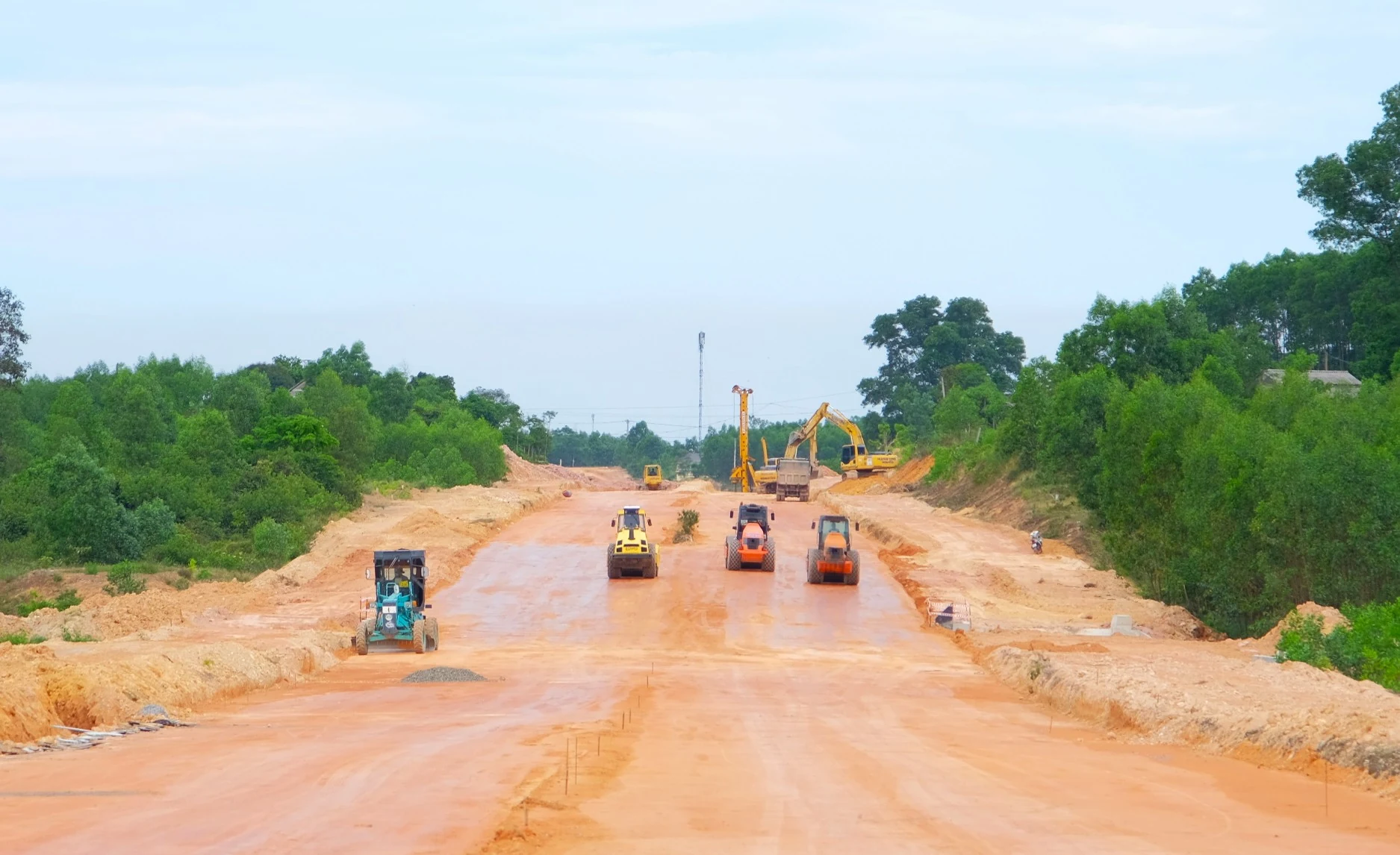 Kiểm tra thực địa hai dự án giao thông trọng điểm kết nối Hành lang kinh tế Đông - Tây