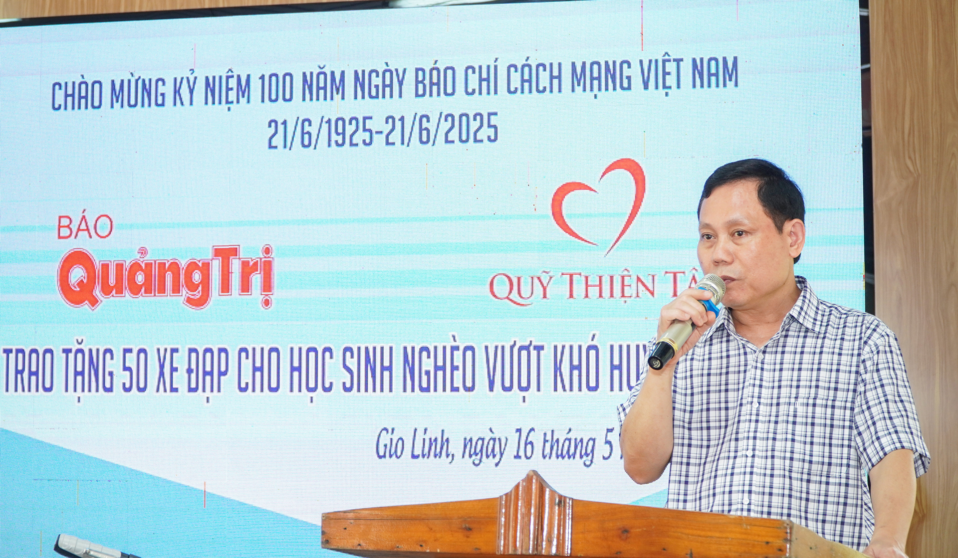 100 em học sinh nghèo vượt khó huyện Triệu Phong, Gio Linh được Báo Quảng Trị - Quỹ Thiện Tâm tặng xe đạp