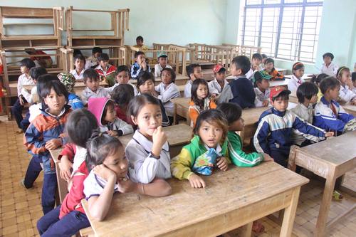 Cần đảm bảo điều kiện học tập cho vùng đồng bào dân tộc thiểu số và miền núi