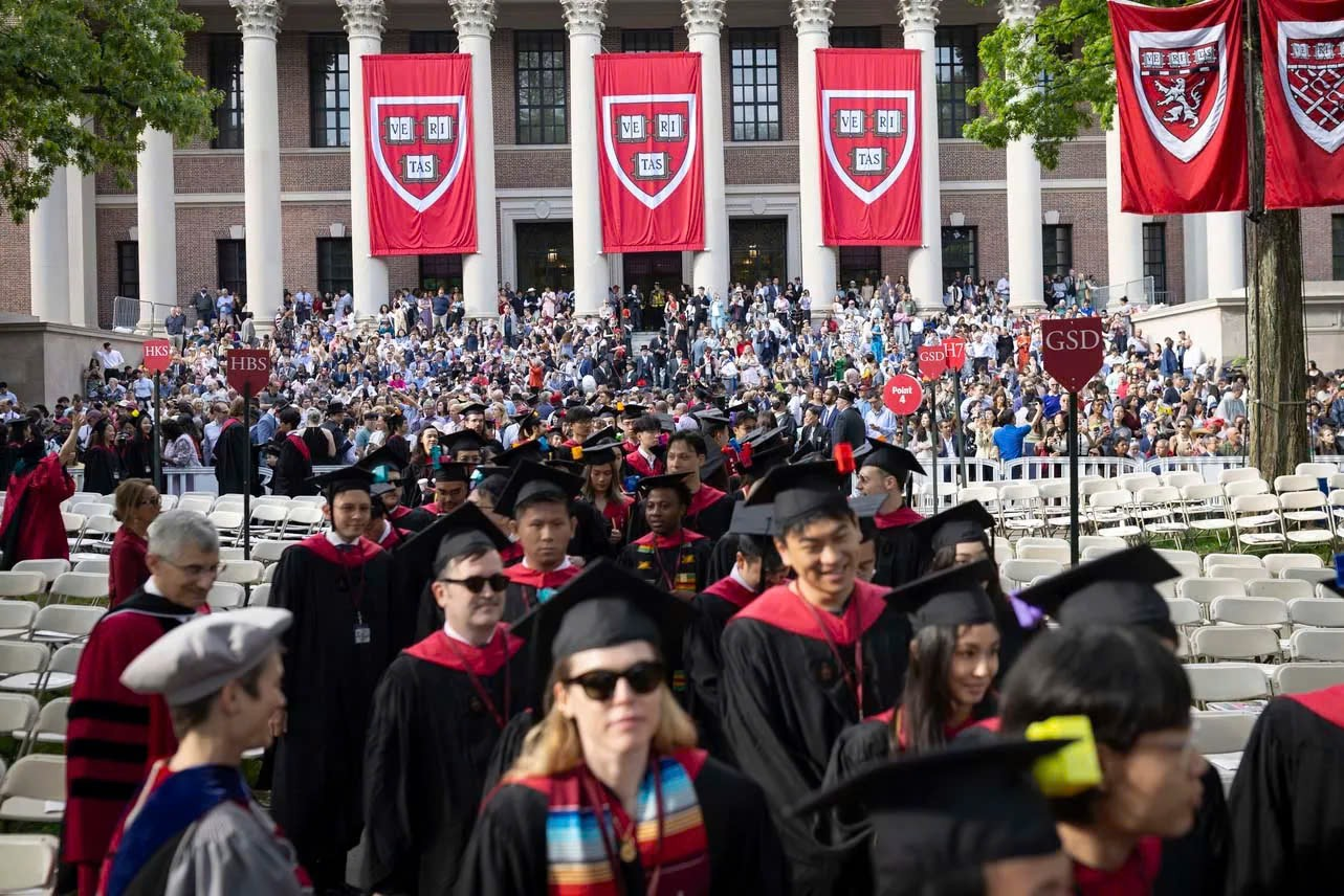 Vì sao gần 7.000 sinh viên quốc tế ở Đại học Harvard có thể bị trục xuất?