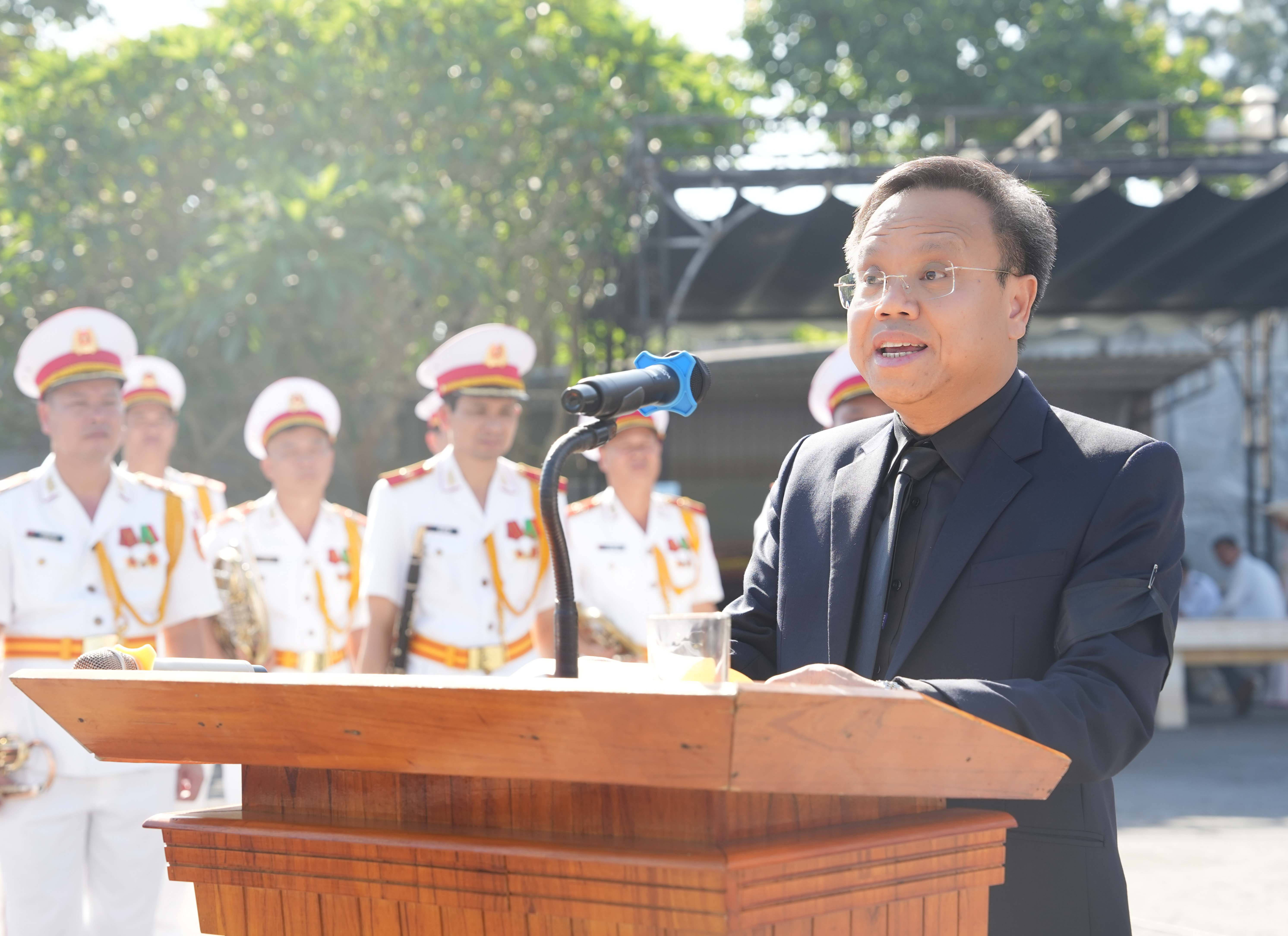 Quang Tri holds memorial for 12 Vietnamese martyrs repatriated from Laos