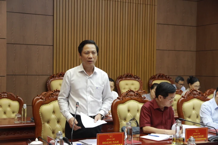 Cho ý kiến Dự thảo Báo cáo chính trị Đại hội Đảng bộ tỉnh nhiệm kỳ 2025 - 2030