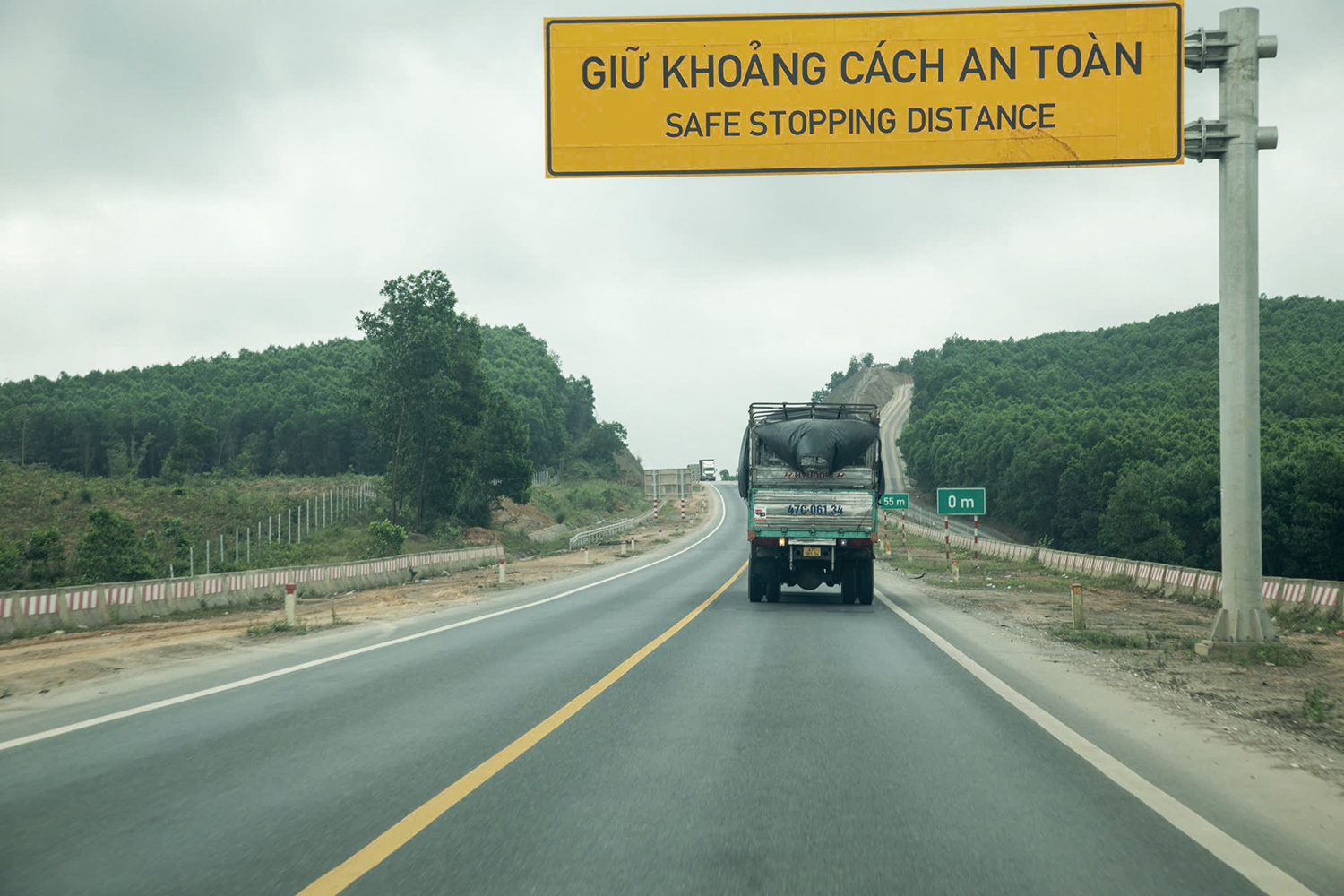 Hơn 6.460 tỉ đồng mở rộng cao tốc Cam Lộ - La Sơn