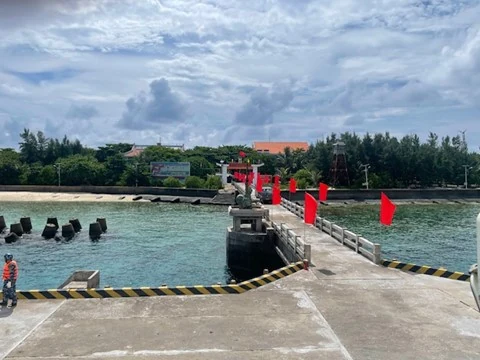 Trường Sa, bình yên và sóng ngầm...