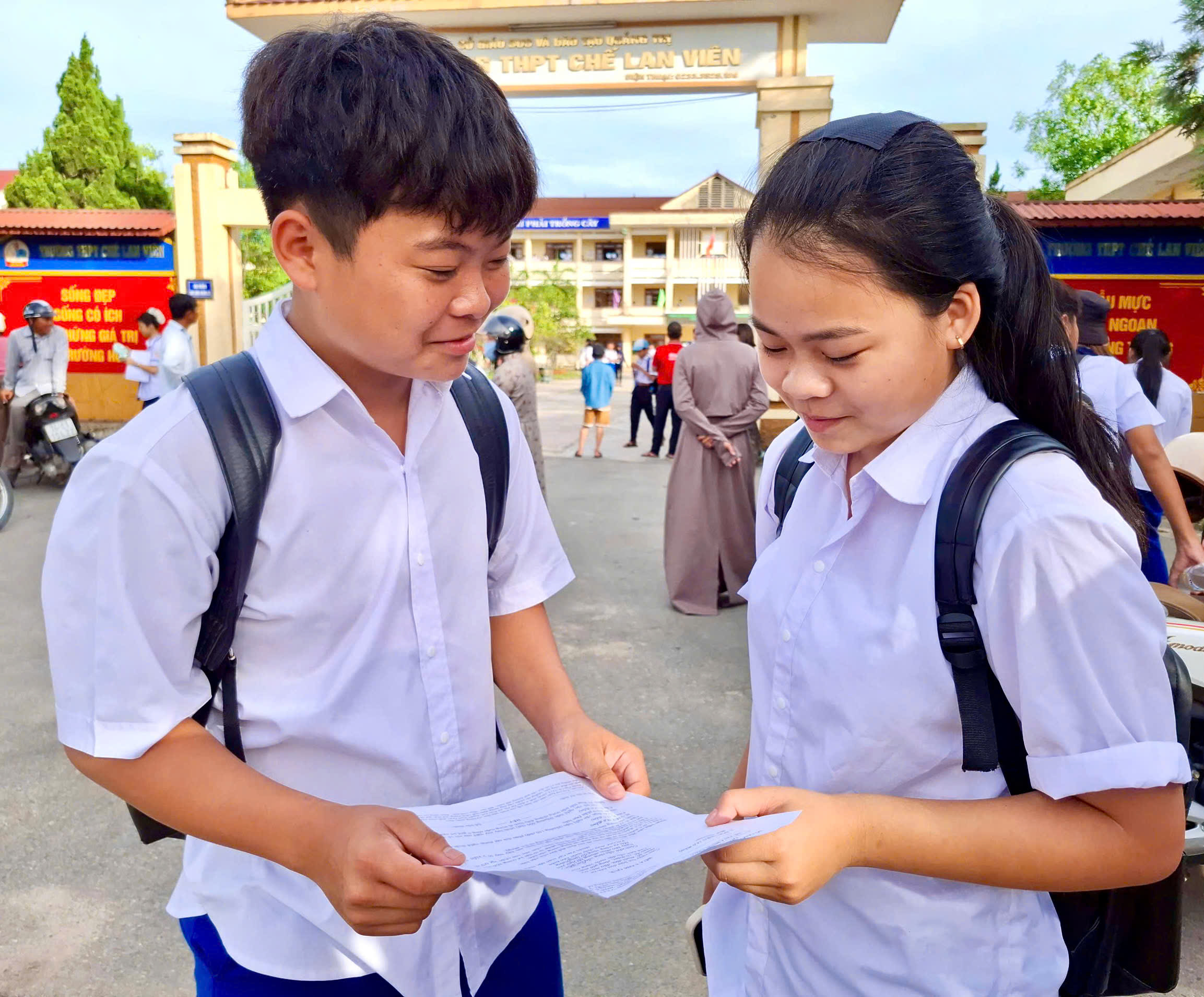 Kỳ thi tuyển sinh lớp 10 năm học 2025 - 2026 diễn ra an toàn, nghiêm túc