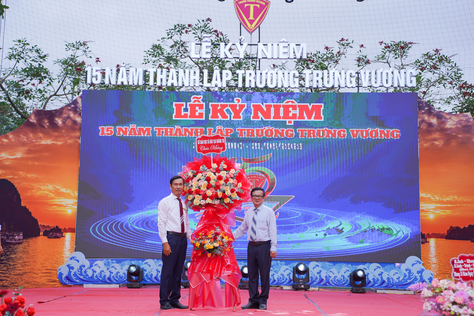 Trường Trưng Vương kỷ niệm 15 năm thành lập