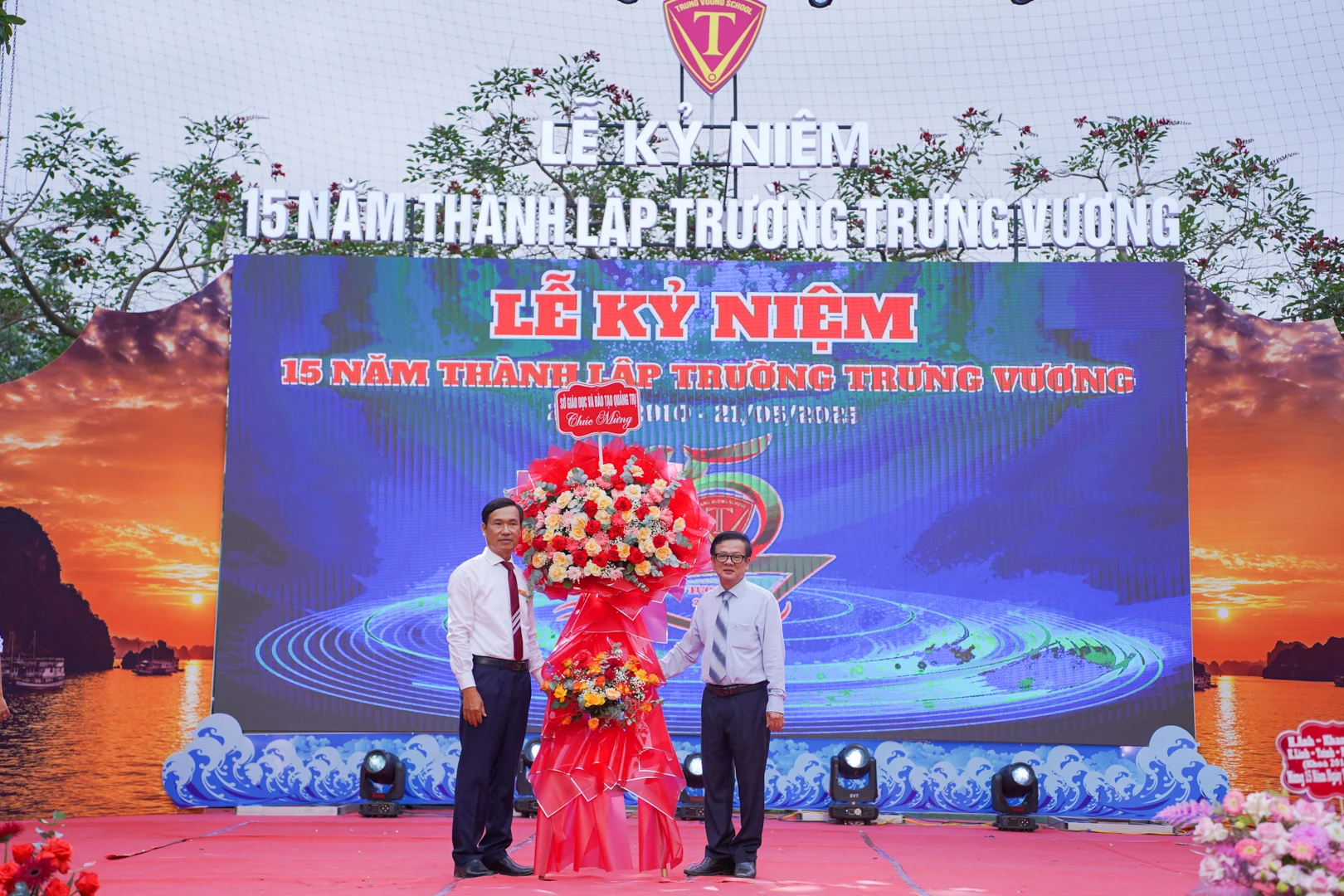 Trường Trưng Vương kỷ niệm 15 năm thành lập