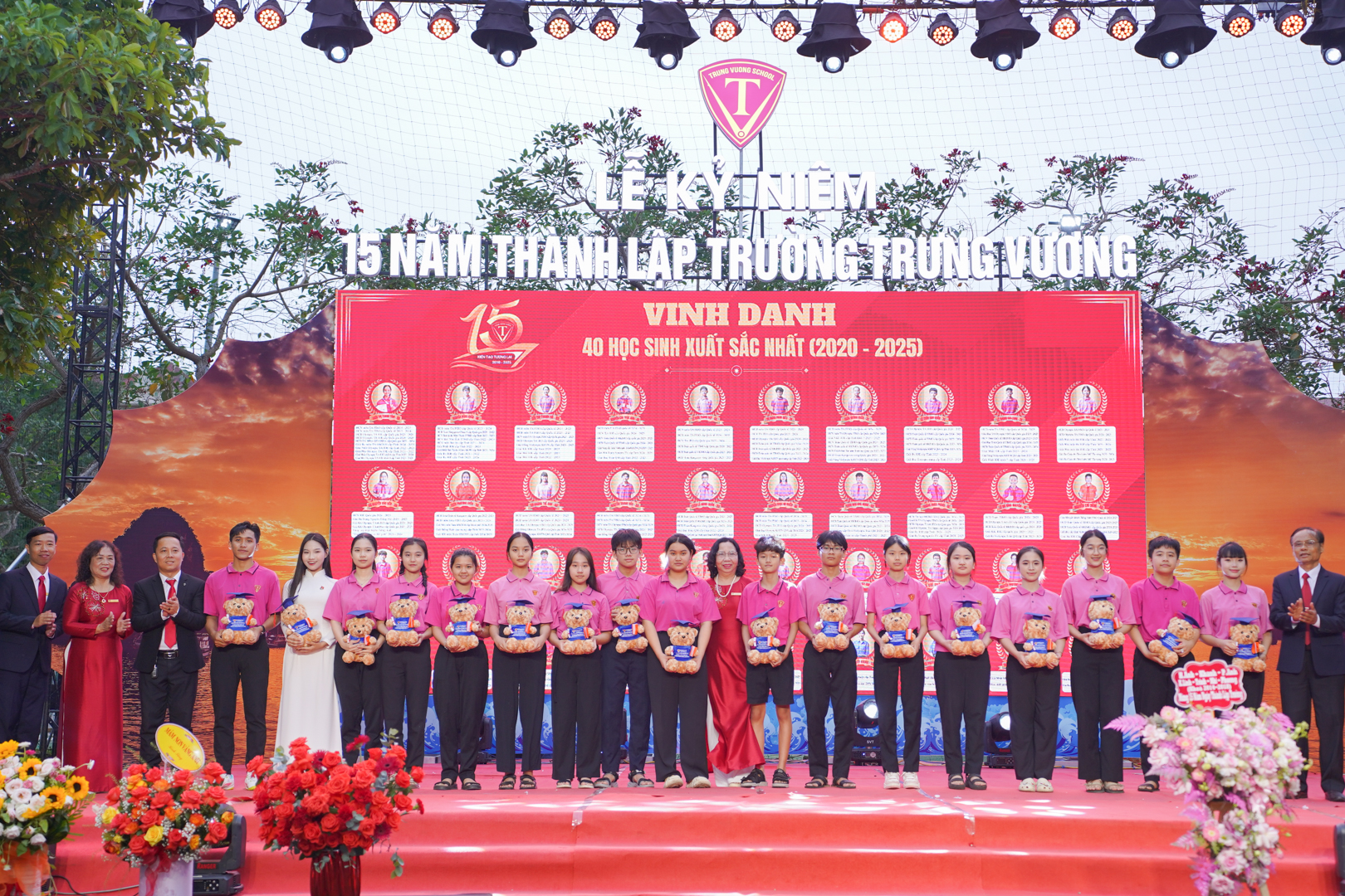 Trường Trưng Vương kỷ niệm 15 năm thành lập