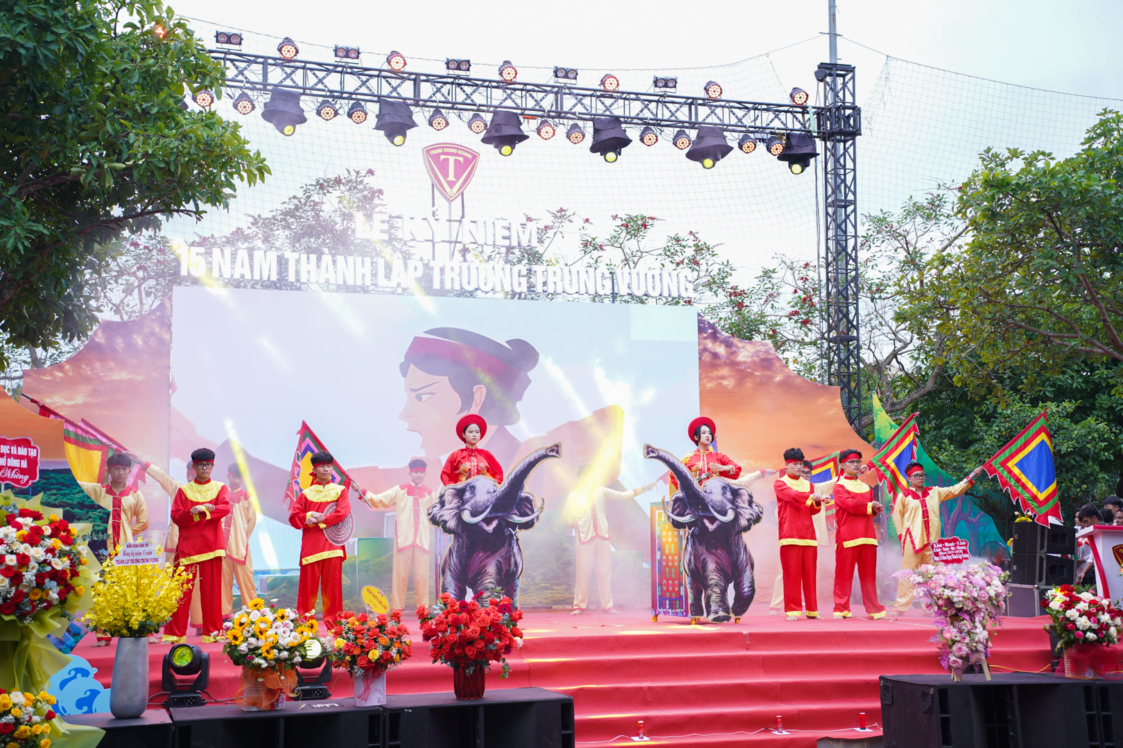 Trường Trưng Vương kỷ niệm 15 năm thành lập
