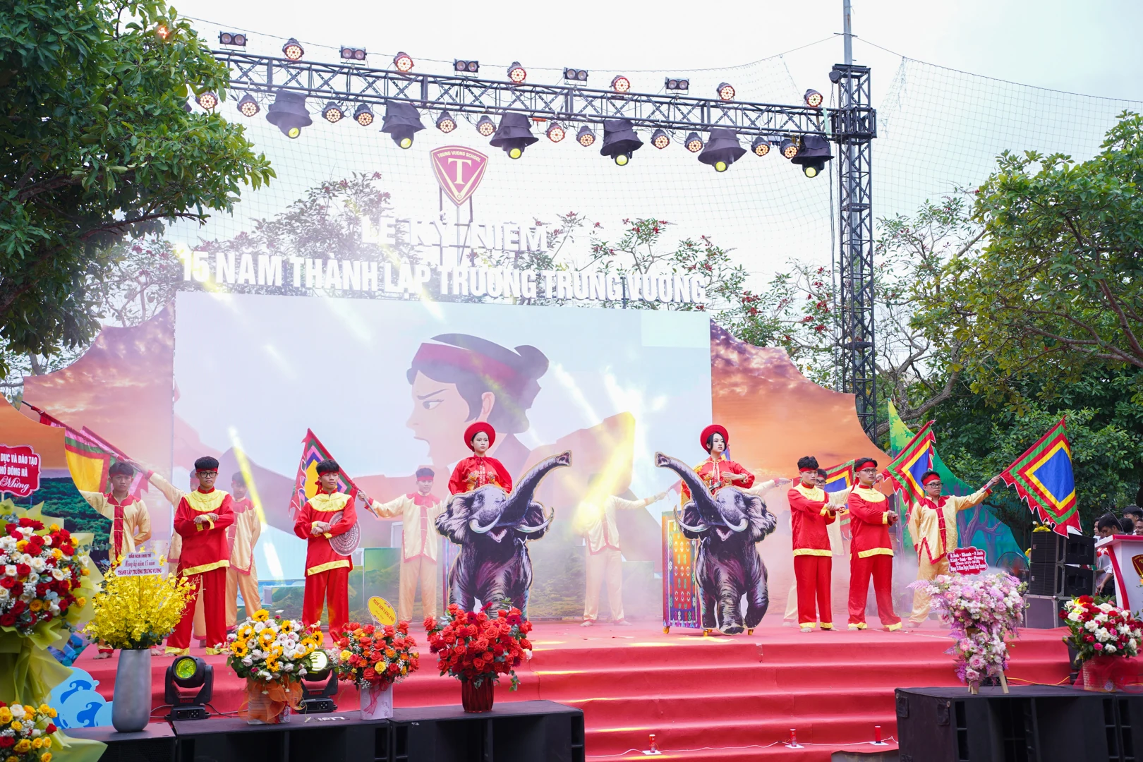 Trường Trưng Vương kỷ niệm 15 năm thành lập