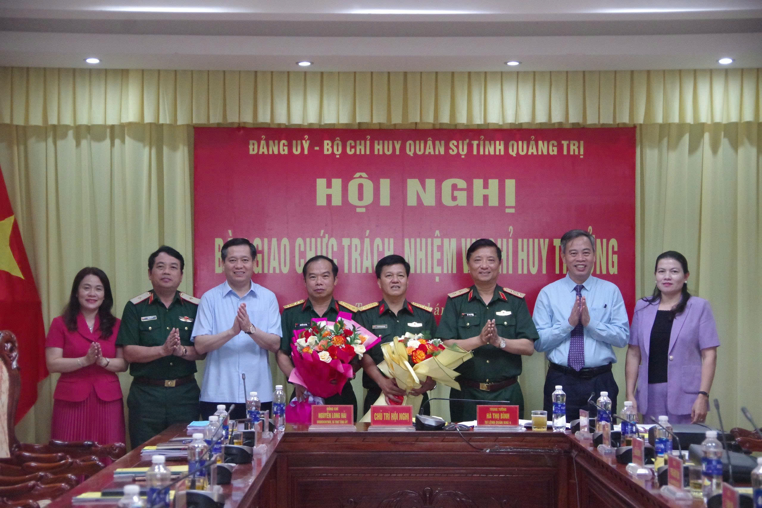 Bàn giao chức trách, nhiệm vụ chỉ huy trưởng Bộ CHQS tỉnh Quảng Trị