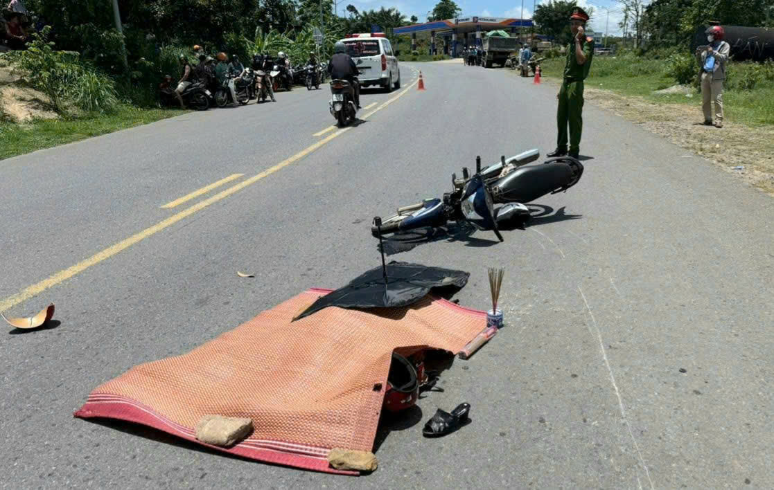 Một ngày xảy ra 2 vụ tai nạn giao thông trên Quốc lộ 9 khiến một phụ nữ tử vong