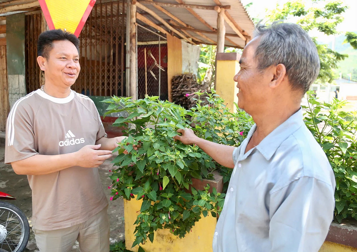 Trưởng thôn gương mẫu, nhiệt huyết ở Tà Rụt