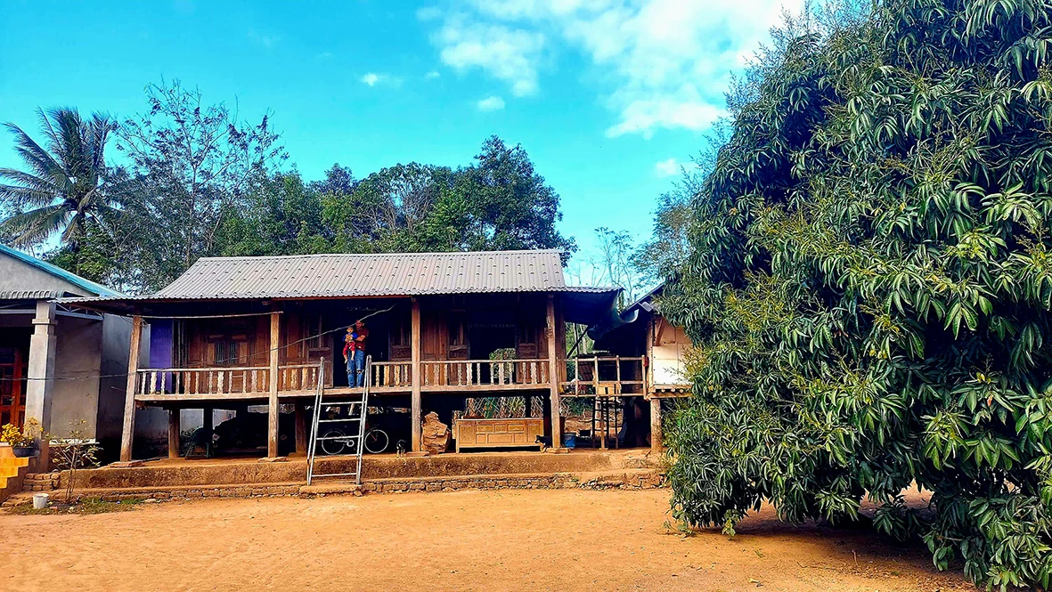 “Sử thi” dưới chân núi Ărchong