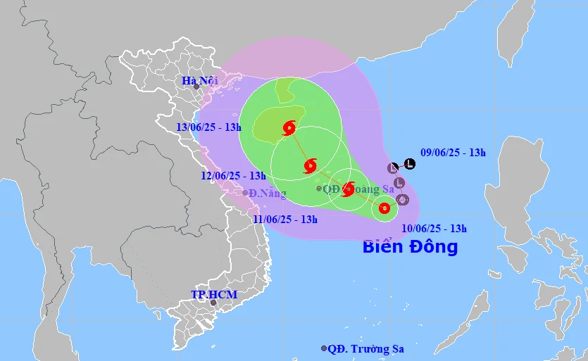 Áp thấp nhiệt đới và bão sẽ có khả năng gây mưa lớn ở miền Trung