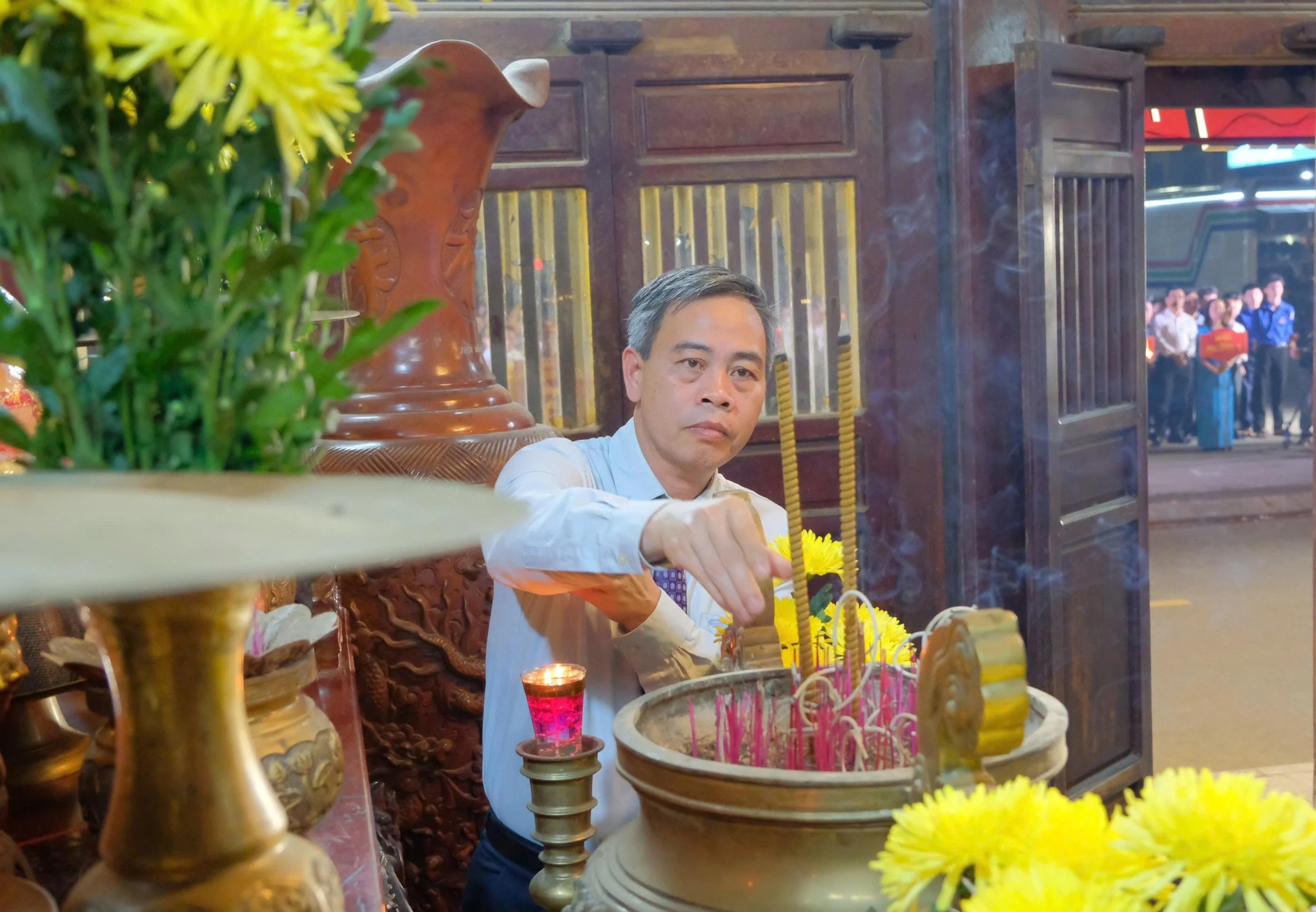 Tổ chức trang trọng lễ hoa đăng tưởng niệm các anh hùng liệt sĩ trên sông Thạch Hãn