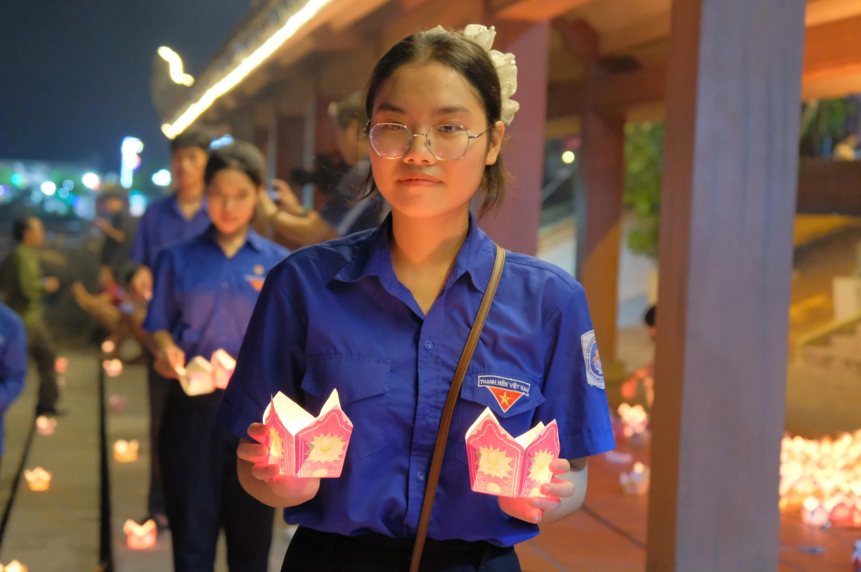Tổ chức trang trọng lễ hoa đăng tưởng niệm các anh hùng liệt sĩ trên sông Thạch Hãn