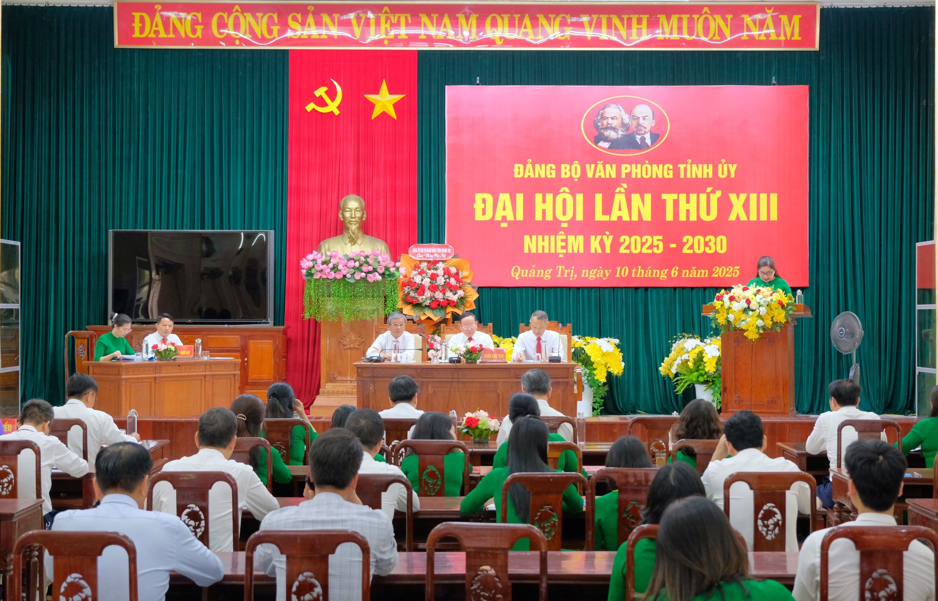 Đại hội Đảng bộ Văn phòng Tỉnh ủy Quảng Trị lần thứ XIII
