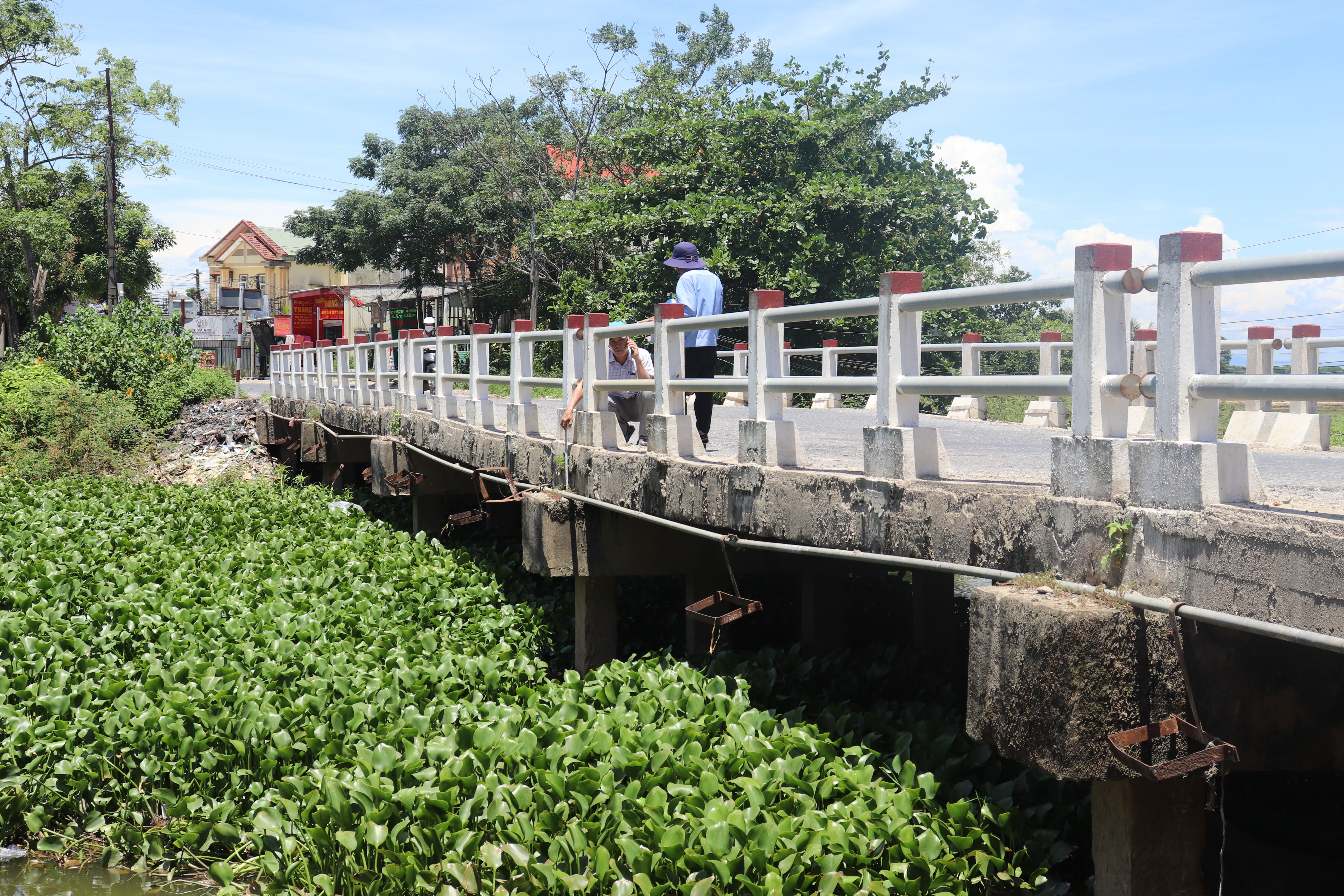 Cầu Bồ Bản bị sụt lún, nguy cơ mất an toàn giao thông