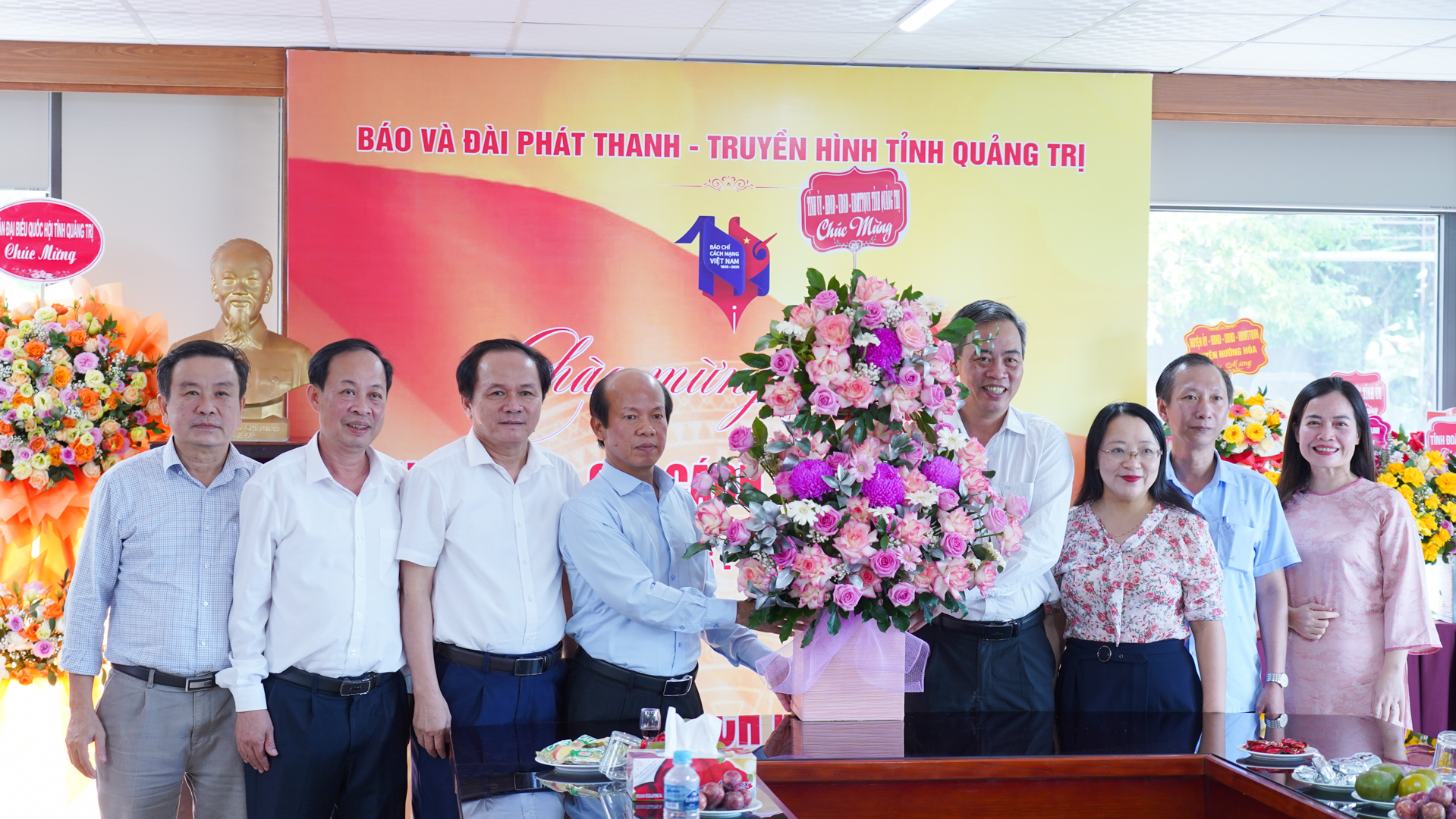 Phó Bí thư Thường trực Tỉnh ủy, Chủ tịch HĐND tỉnh Nguyễn Đăng Quang thăm, chúc mừng Báo và Đài PT-TH tỉnh Quảng Trị