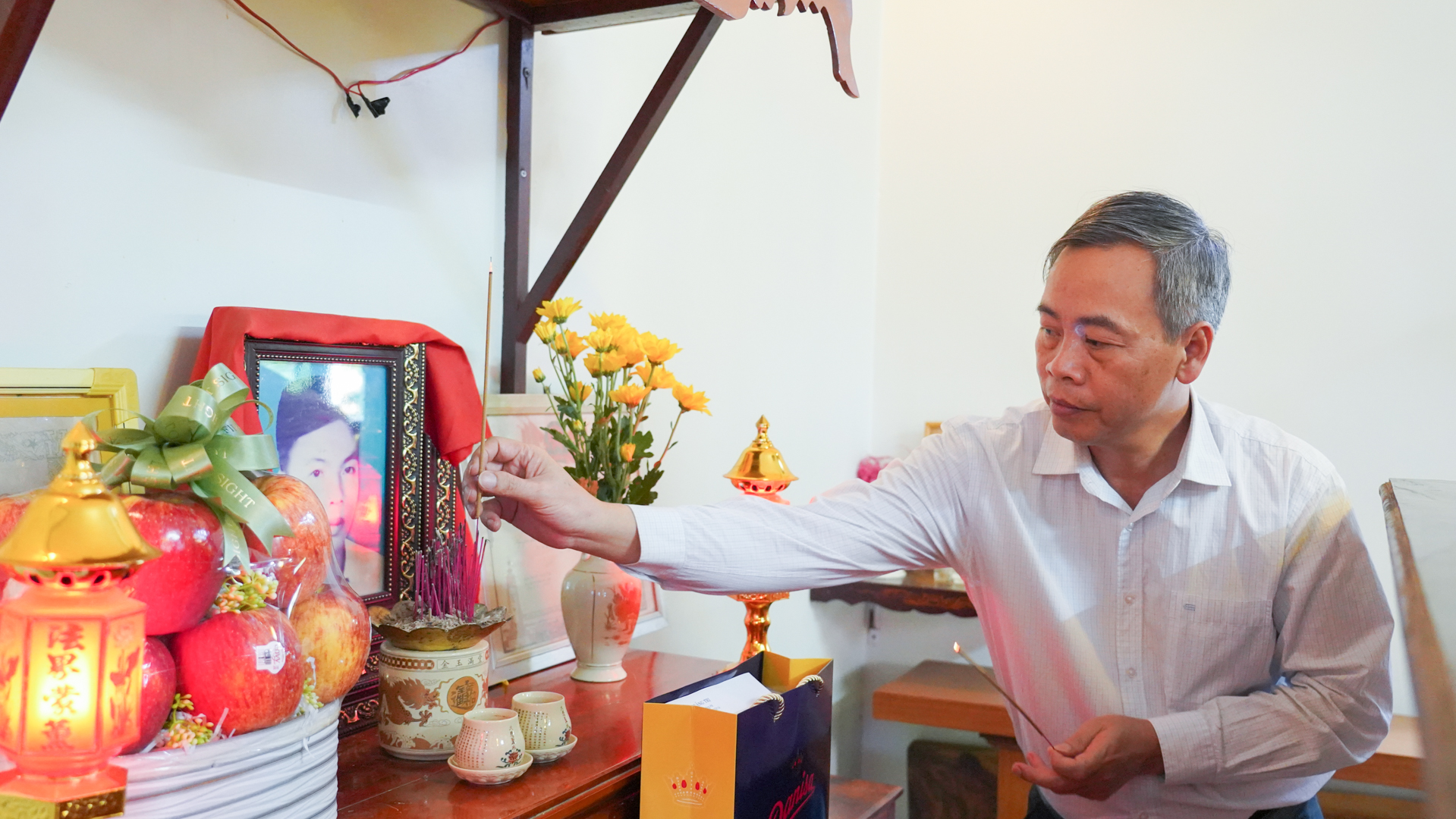 Phó Bí thư Thường trực Tỉnh ủy, Chủ tịch HĐND tỉnh Nguyễn Đăng Quang thăm, chúc mừng Báo và Đài PT-TH tỉnh Quảng Trị