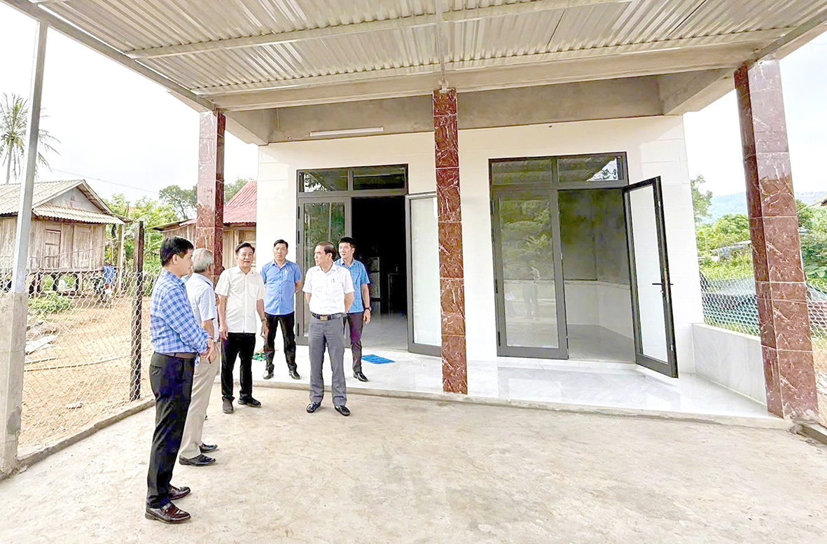 Vạn tấm lòng tiếp sức cho người dân an cư, lạc nghiệp