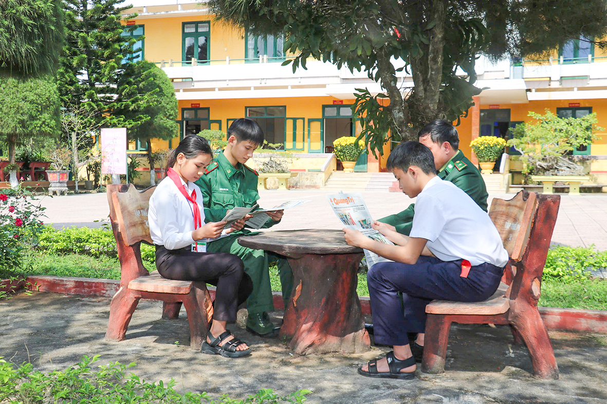 Chắp cánh ước mơ cho học sinh nghèo vùng biên