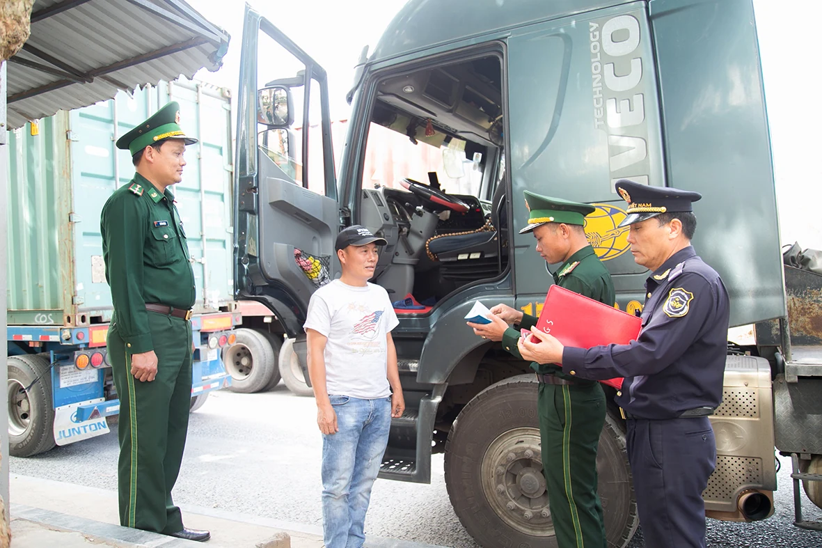 Nâng cao hiệu quả công tác quản lý cửa khẩu