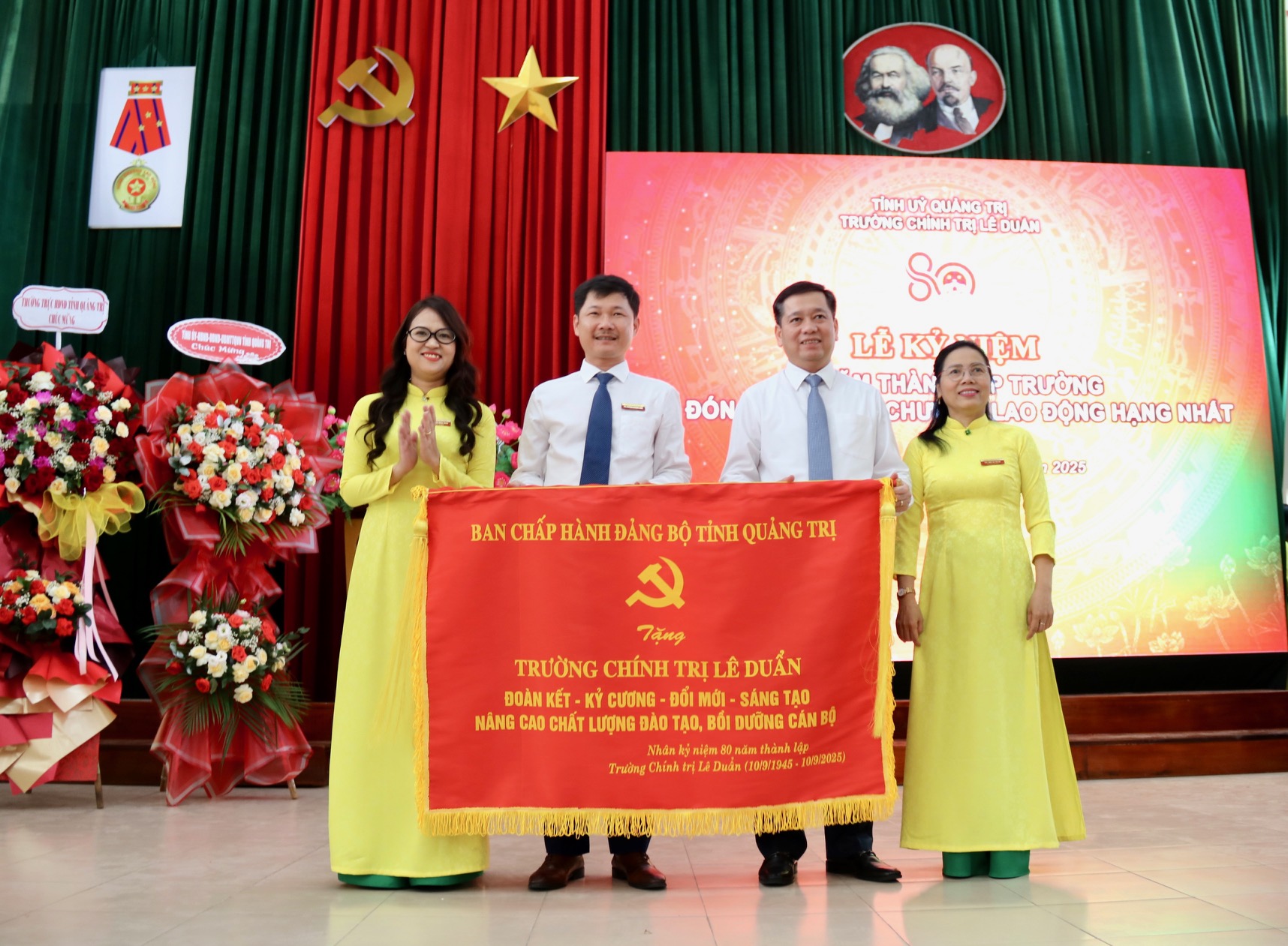 Trường Chính trị Lê Duẩn kỷ niệm 80 năm thành lập và đón nhận Huân chương Lao động hạng Nhất