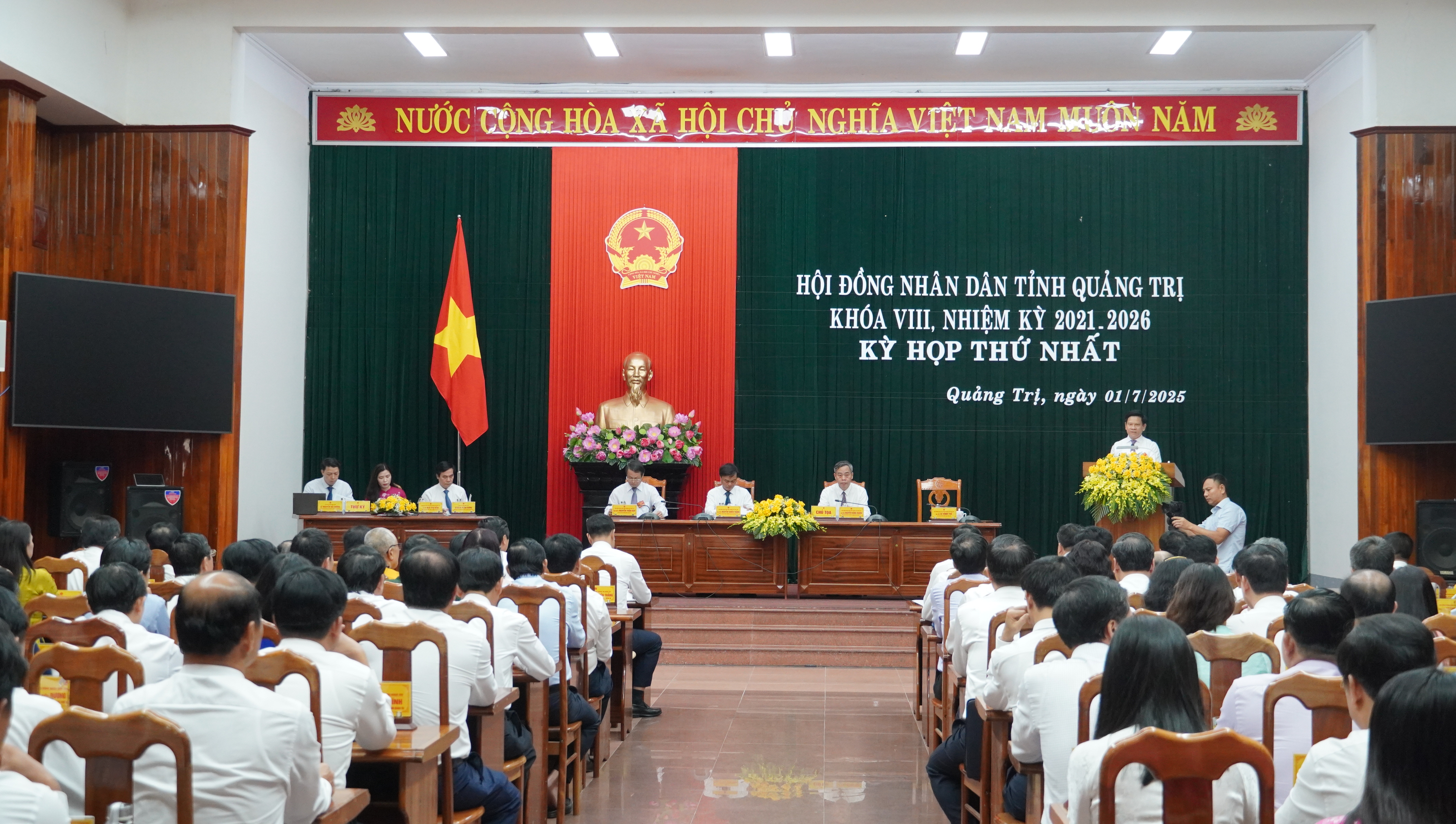 Kỳ họp thứ nhất HĐND tỉnh Quảng Trị, khóa VIII: Kiện toàn bộ máy chính quyền địa phương sau hợp nhất