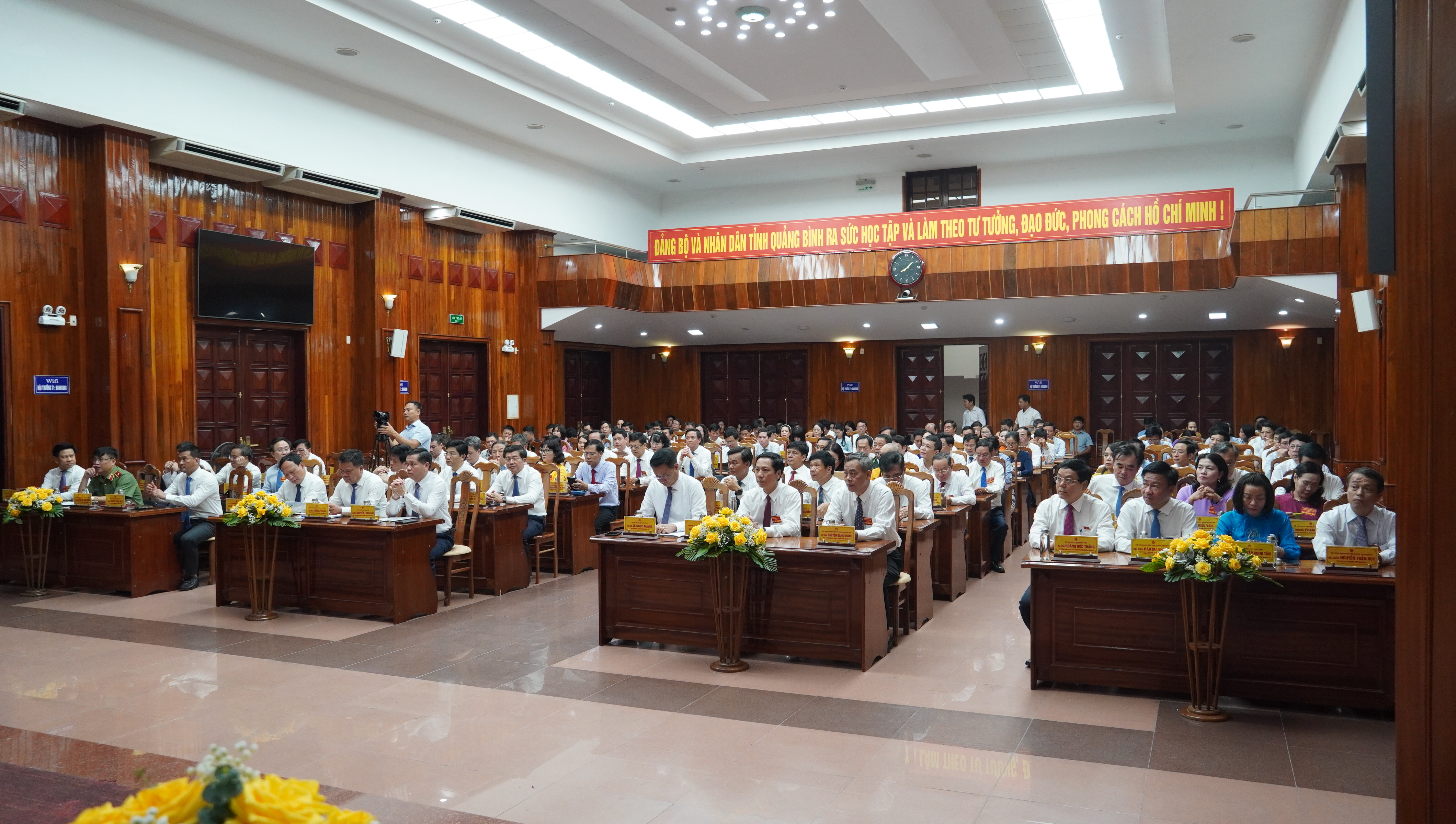 Kỳ họp thứ nhất HĐND tỉnh Quảng Trị, khóa VIII: Kiện toàn bộ máy chính quyền địa phương sau hợp nhất