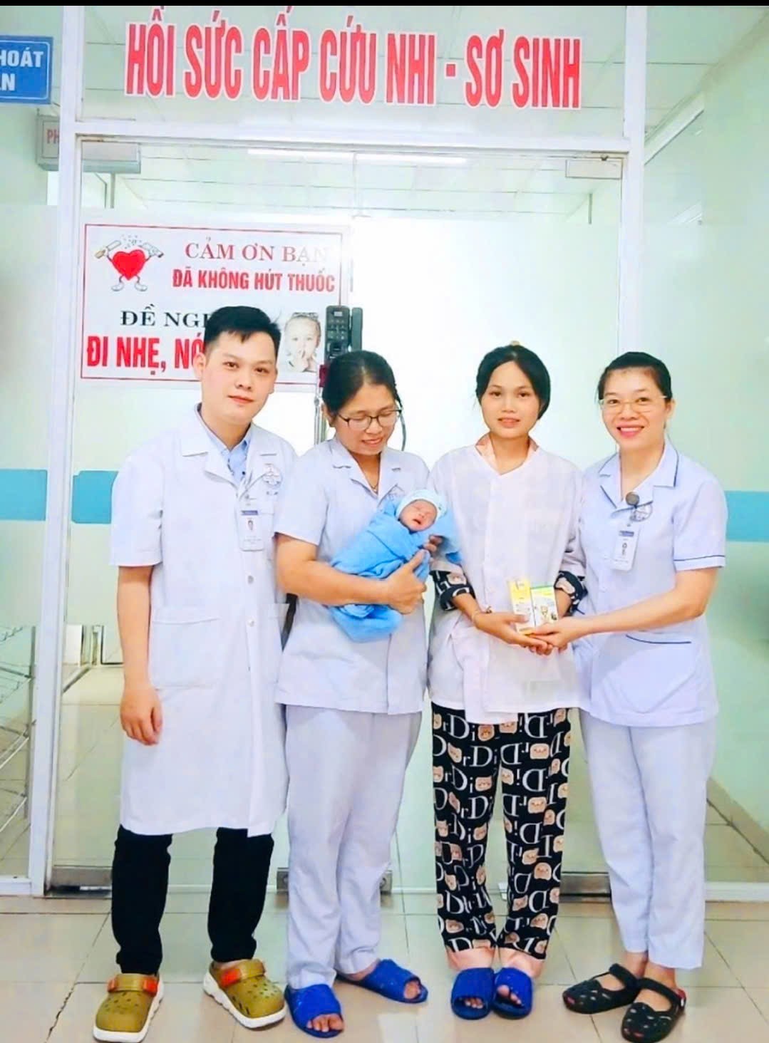 Cứu sống thành công bệnh nhi 35 tuần bị thủng dạ dày