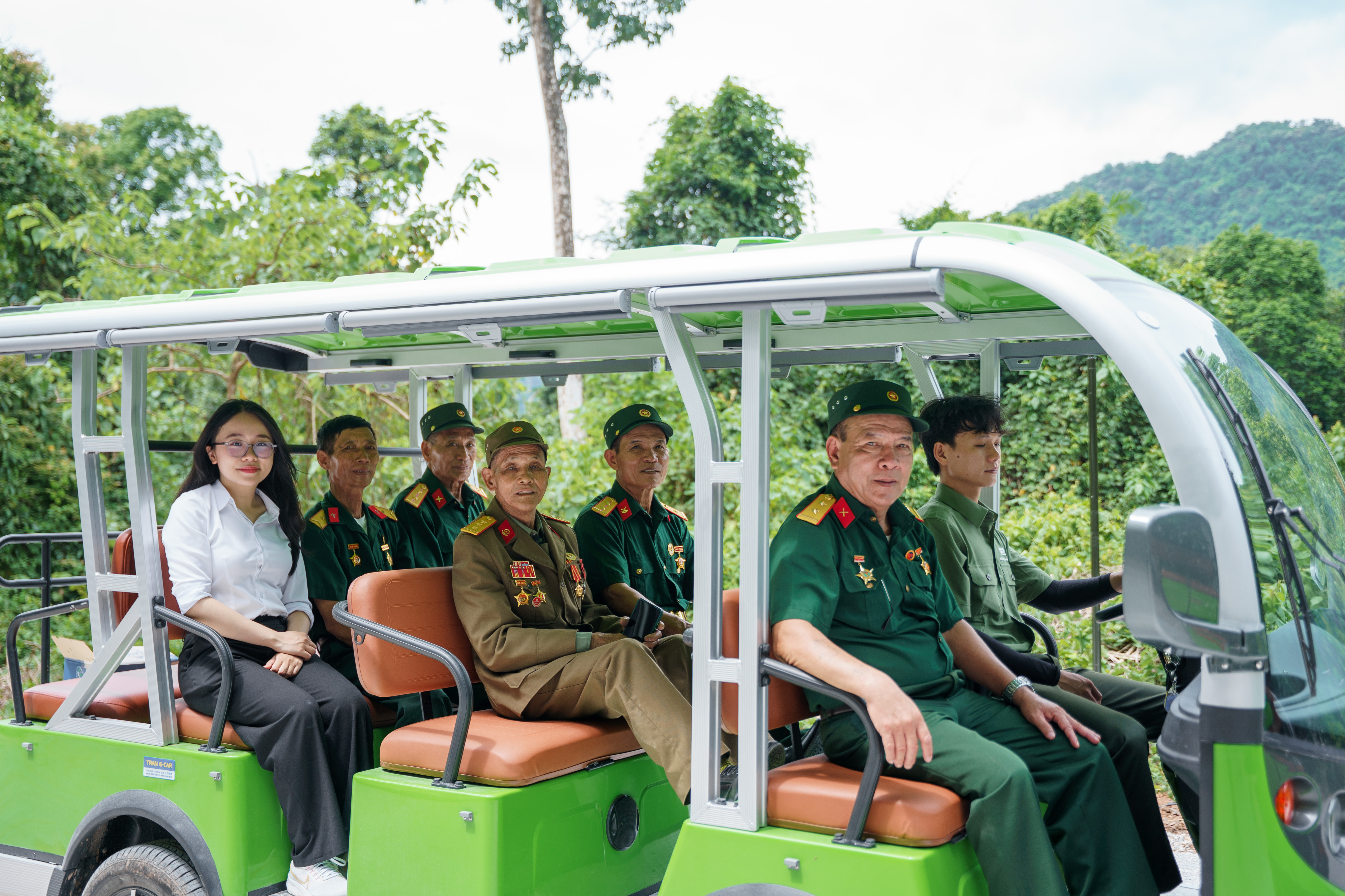 Khai trương khu du lịch sinh thái “Đường Trường Sơn huyền thoại - Hang Chỉ Huy”