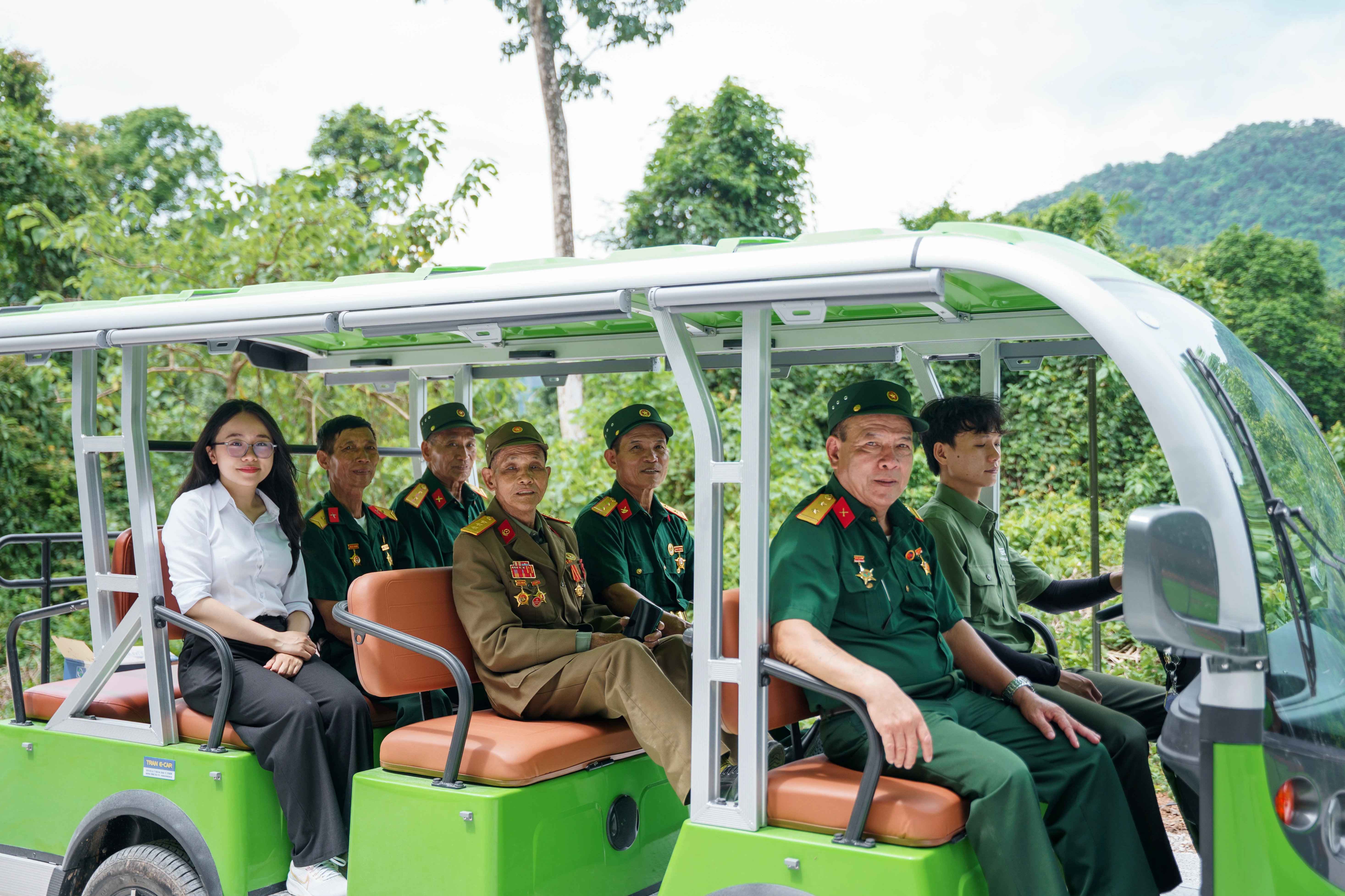 Khai trương khu du lịch sinh thái “Đường Trường Sơn huyền thoại - Hang Chỉ Huy”