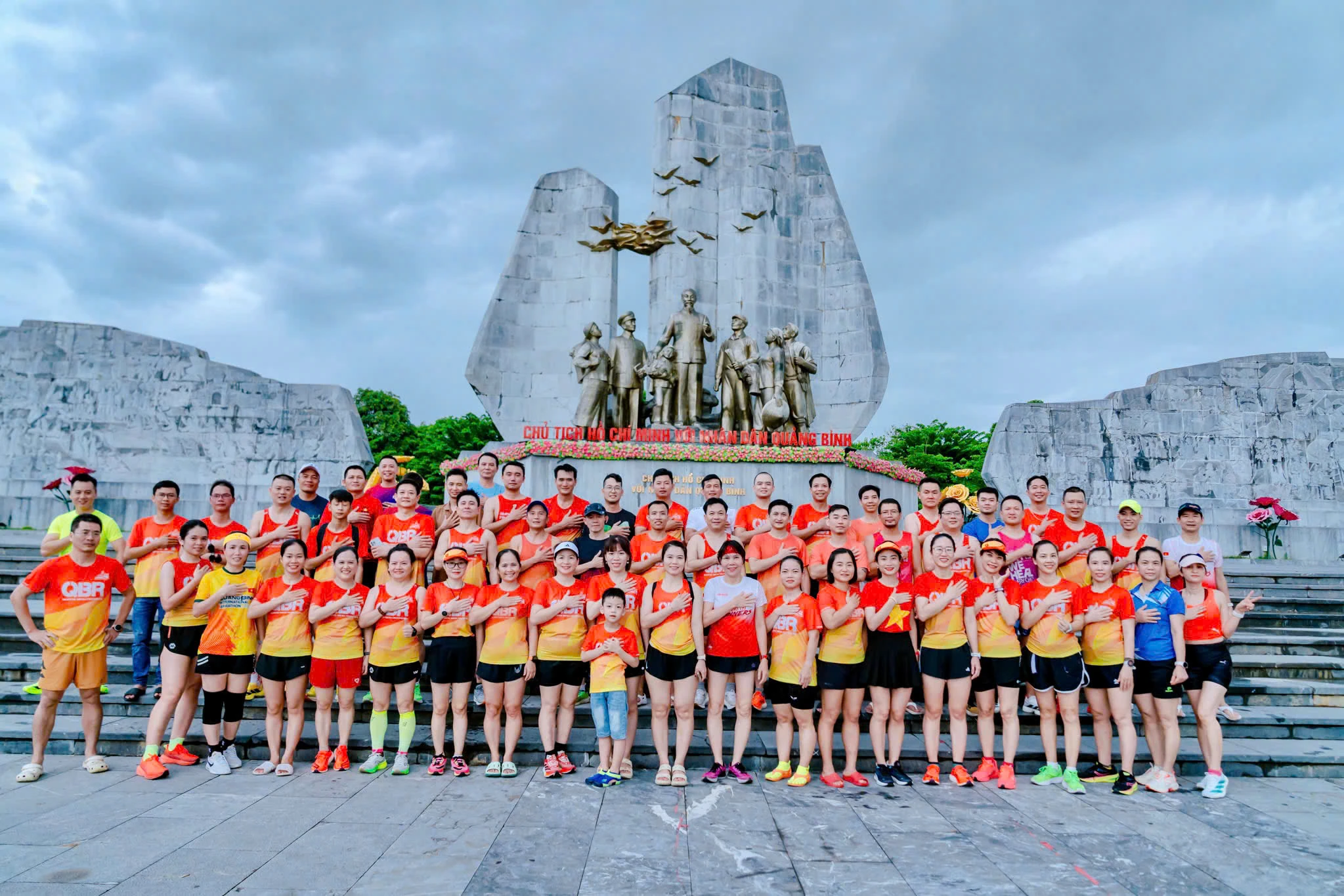 Gần 100 runners tham gia “Long run 73,74km - Khi hai ta về một nhà”
