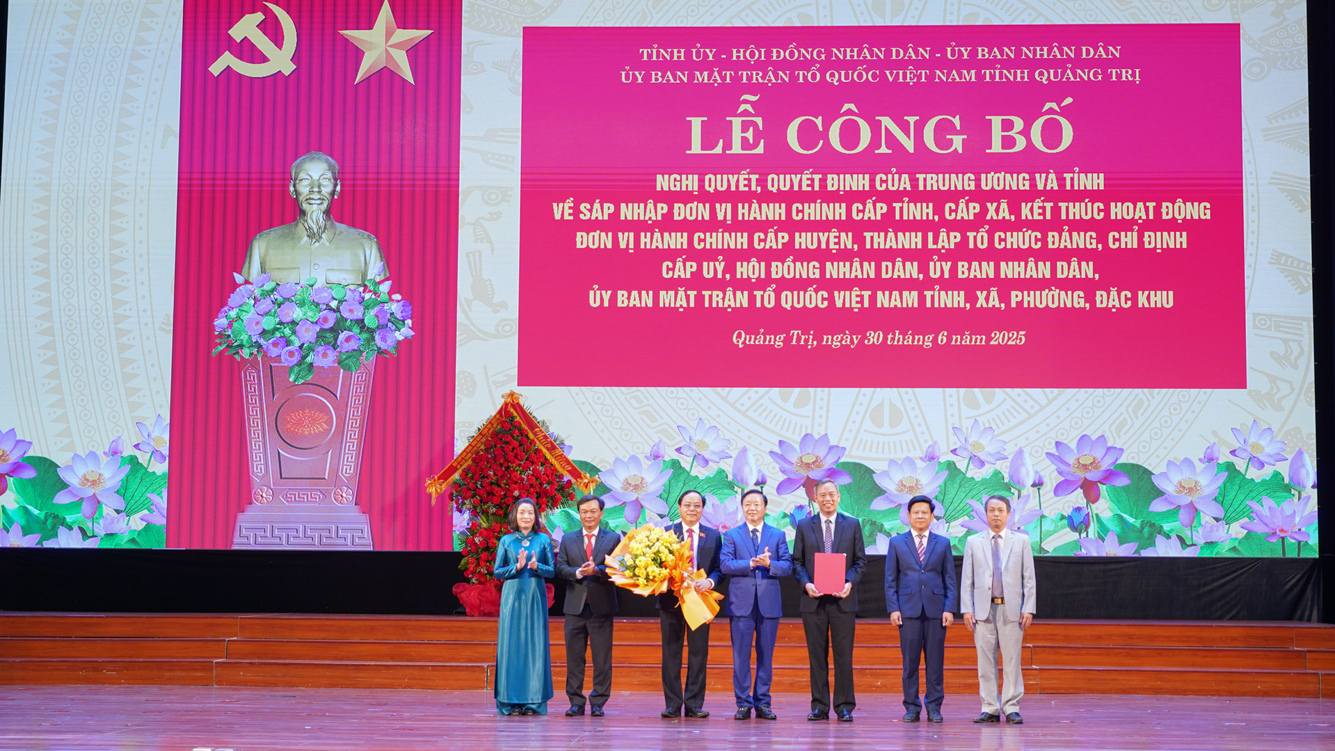 Công bố các nghị quyết, quyết định về sắp xếp đơn vị hành chính các cấp tỉnh Quảng Trị mới
