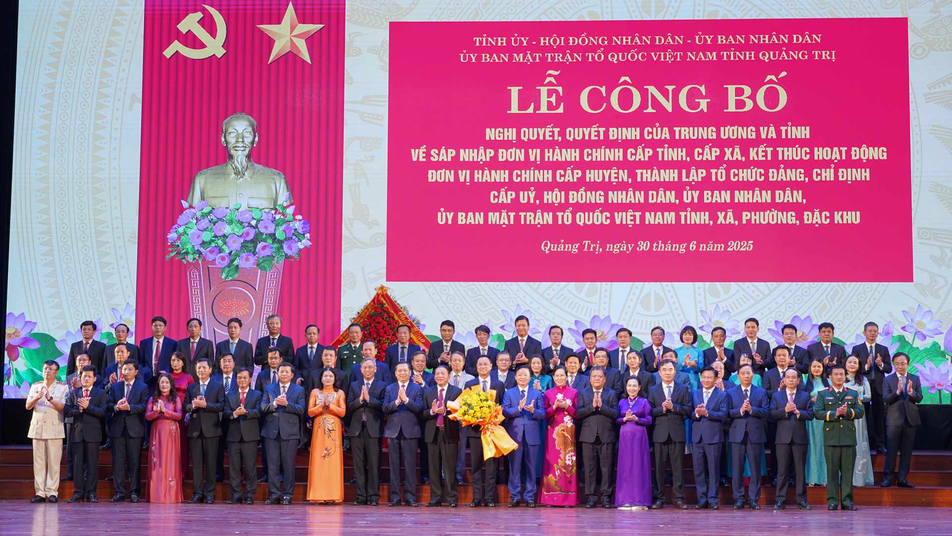 Công bố các nghị quyết, quyết định về sắp xếp đơn vị hành chính các cấp tỉnh Quảng Trị mới
