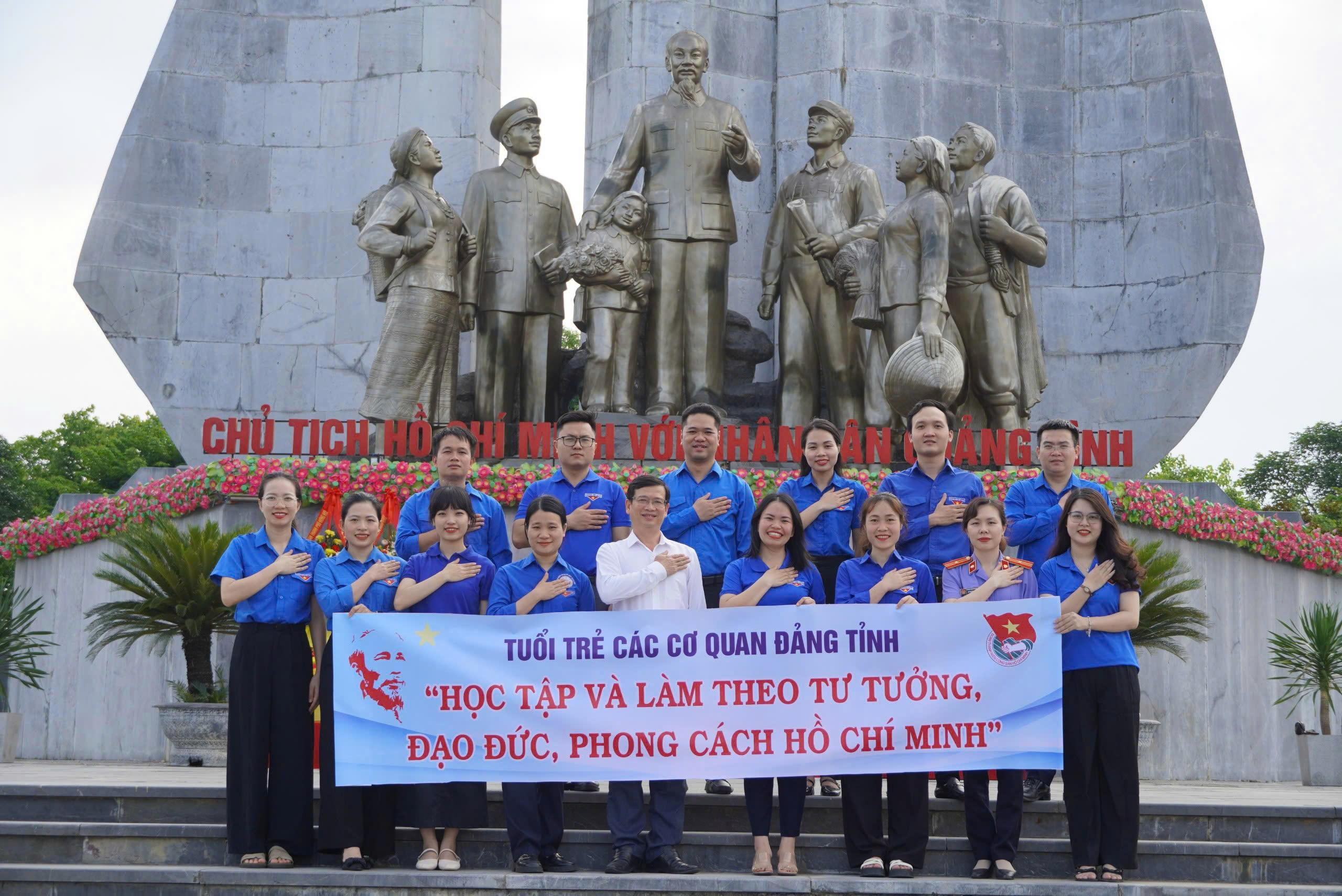 Xung kích, tình nguyện làm theo lời Bác