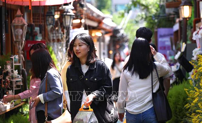 Chính phủ Hàn Quốc phân phát “phiếu tiêu dùng” cho toàn dân