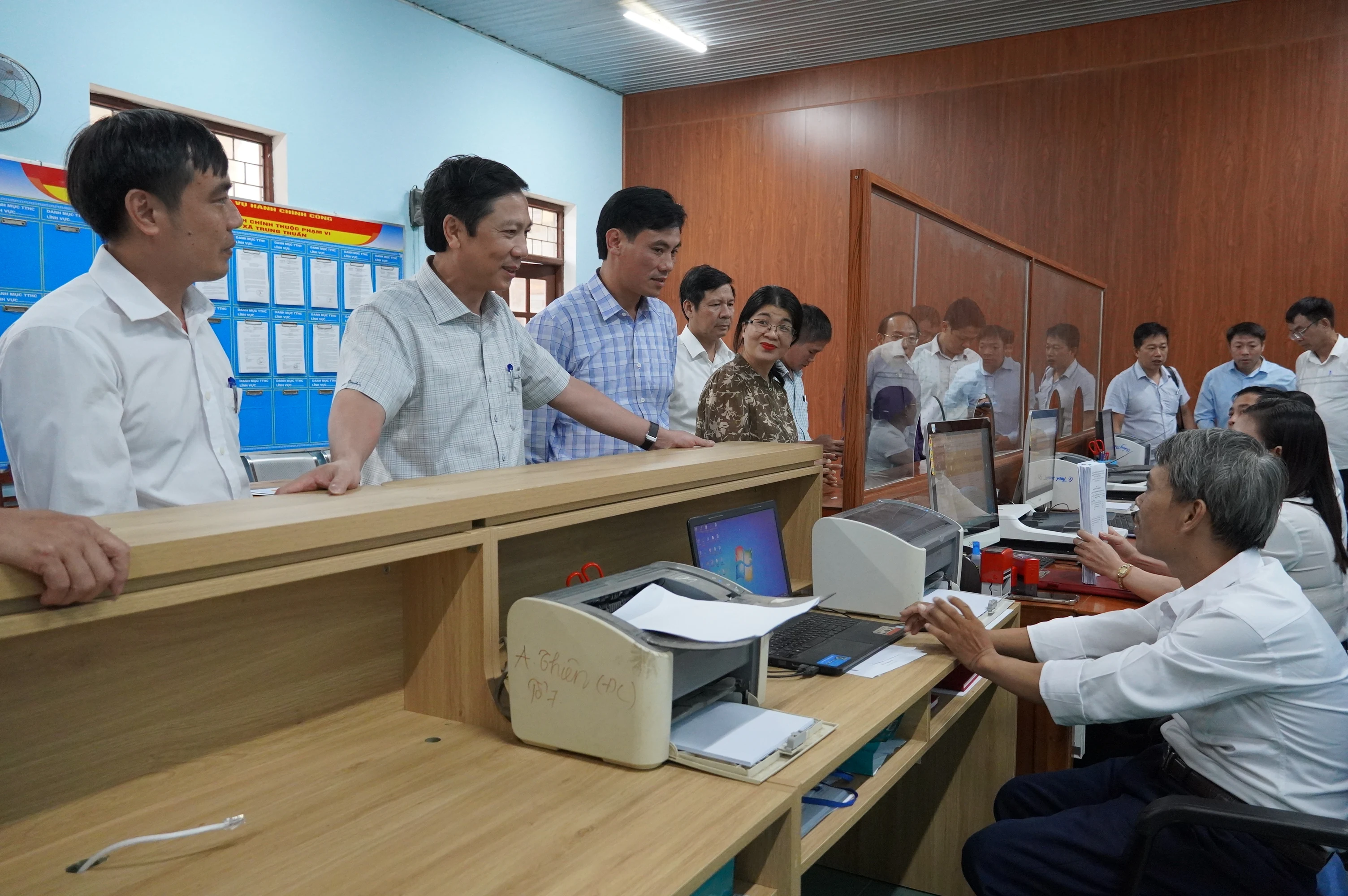 Phó Chủ tịch Thường trực UBND tỉnh Hoàng Nam kiểm tra tình hình vận hành mô hình chính quyền mới
