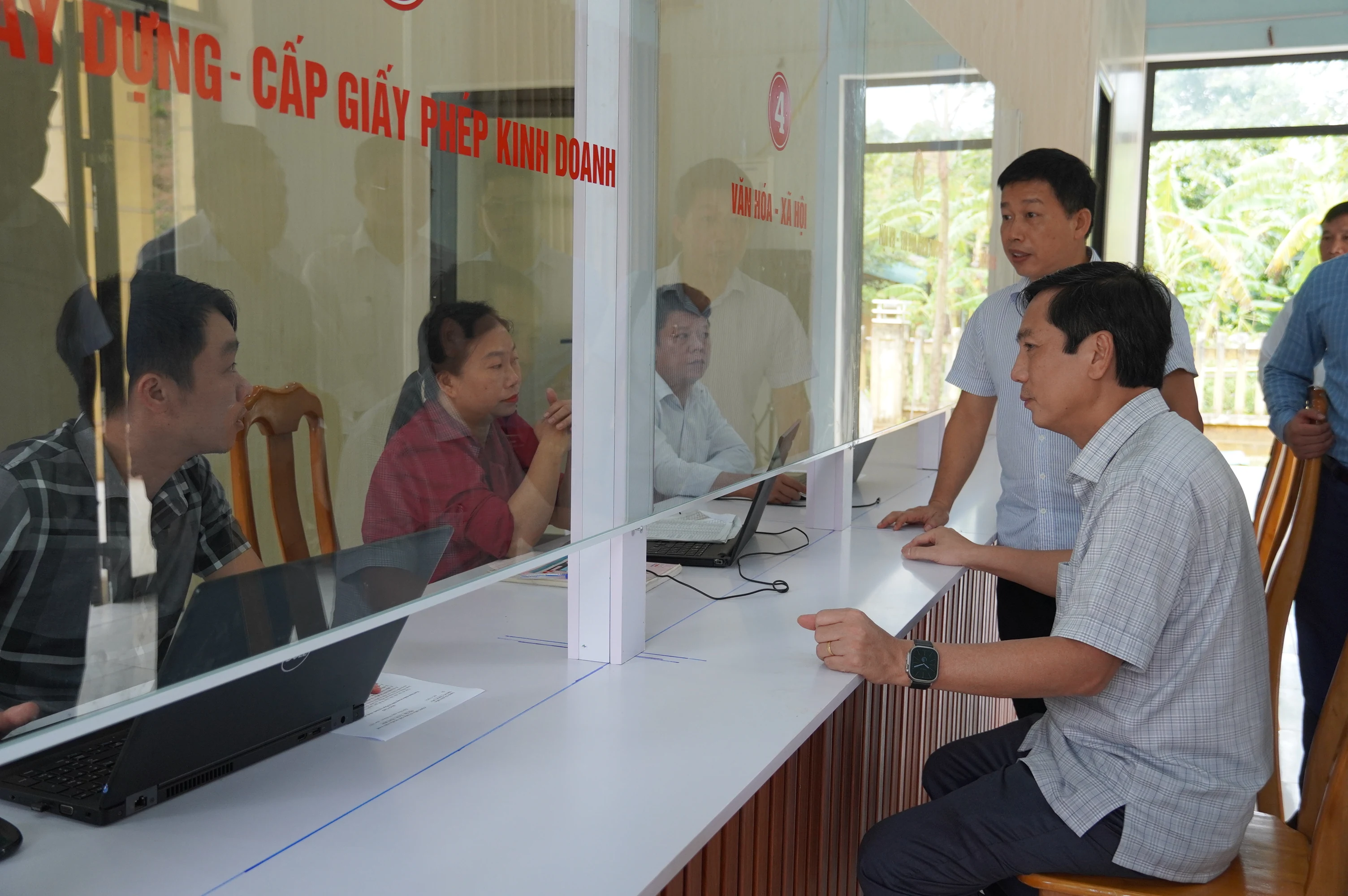 Phó Chủ tịch Thường trực UBND tỉnh Hoàng Nam kiểm tra tình hình vận hành mô hình chính quyền mới