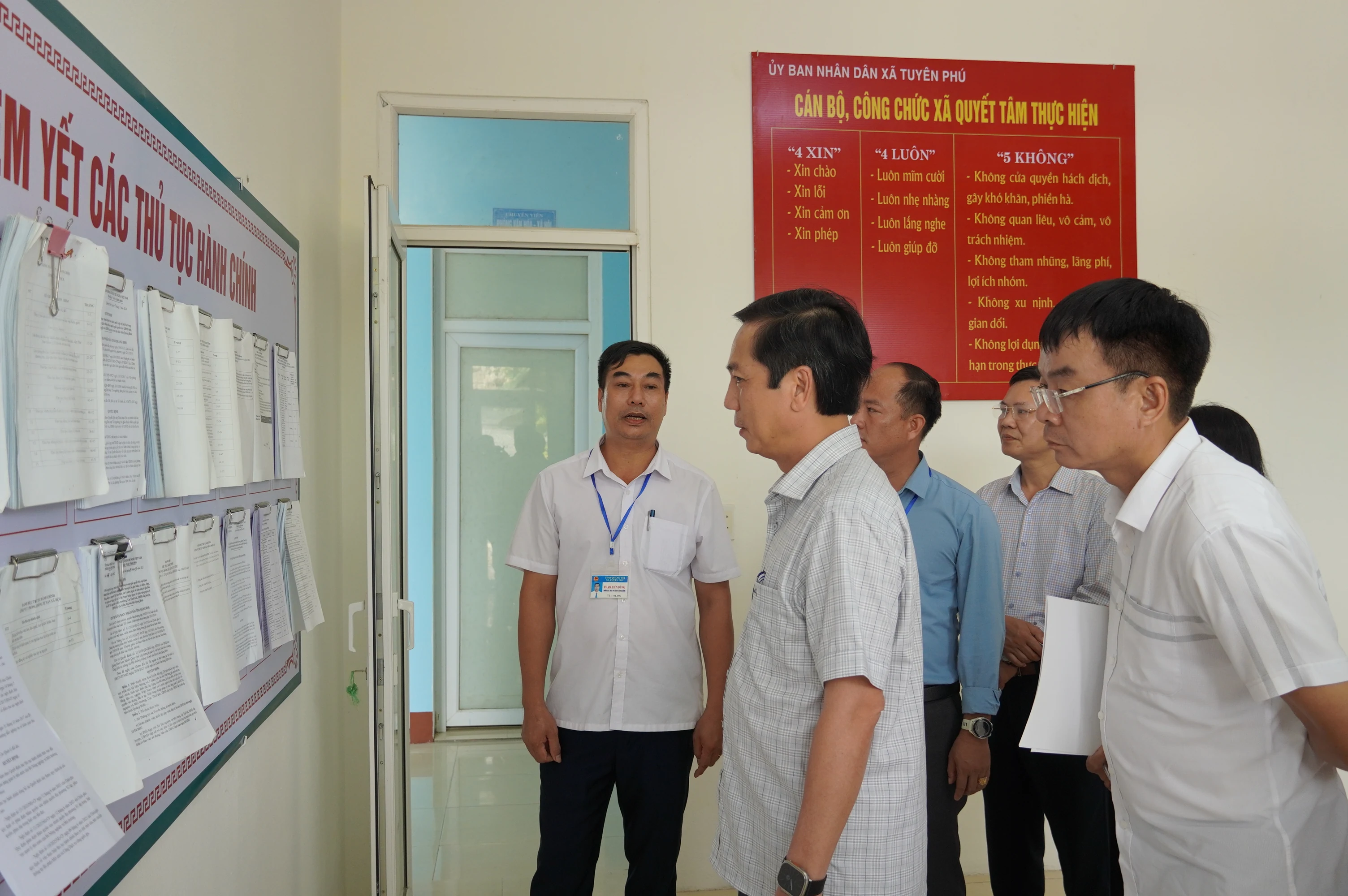 Phó Chủ tịch Thường trực UBND tỉnh Hoàng Nam kiểm tra tình hình vận hành mô hình chính quyền mới