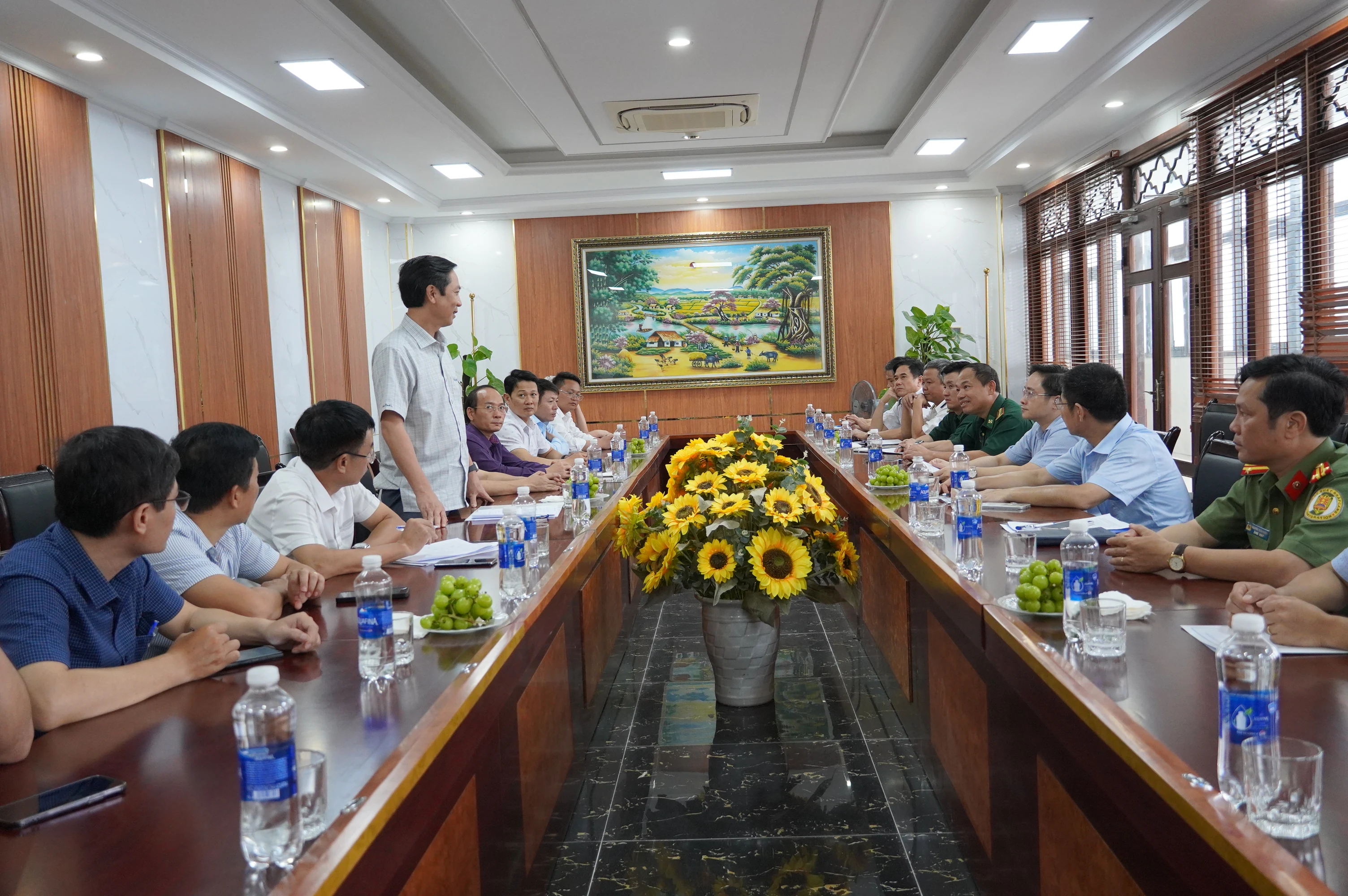 Phó Chủ tịch Thường trực UBND tỉnh Hoàng Nam kiểm tra tình hình vận hành mô hình chính quyền mới