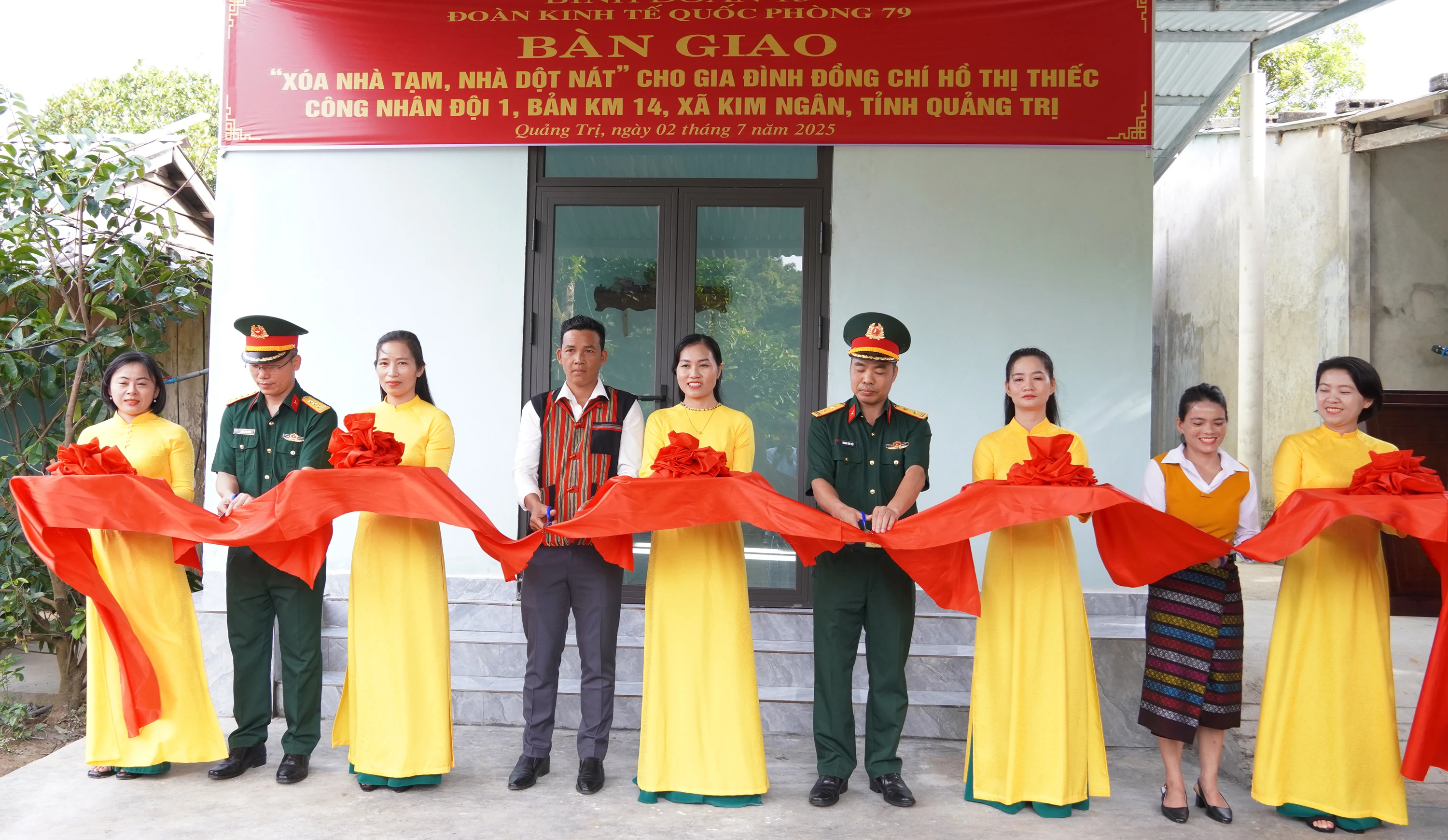 Bàn giao công trình “Xóa nhà tạm, nhà dột nát” tại xã Kim Ngân