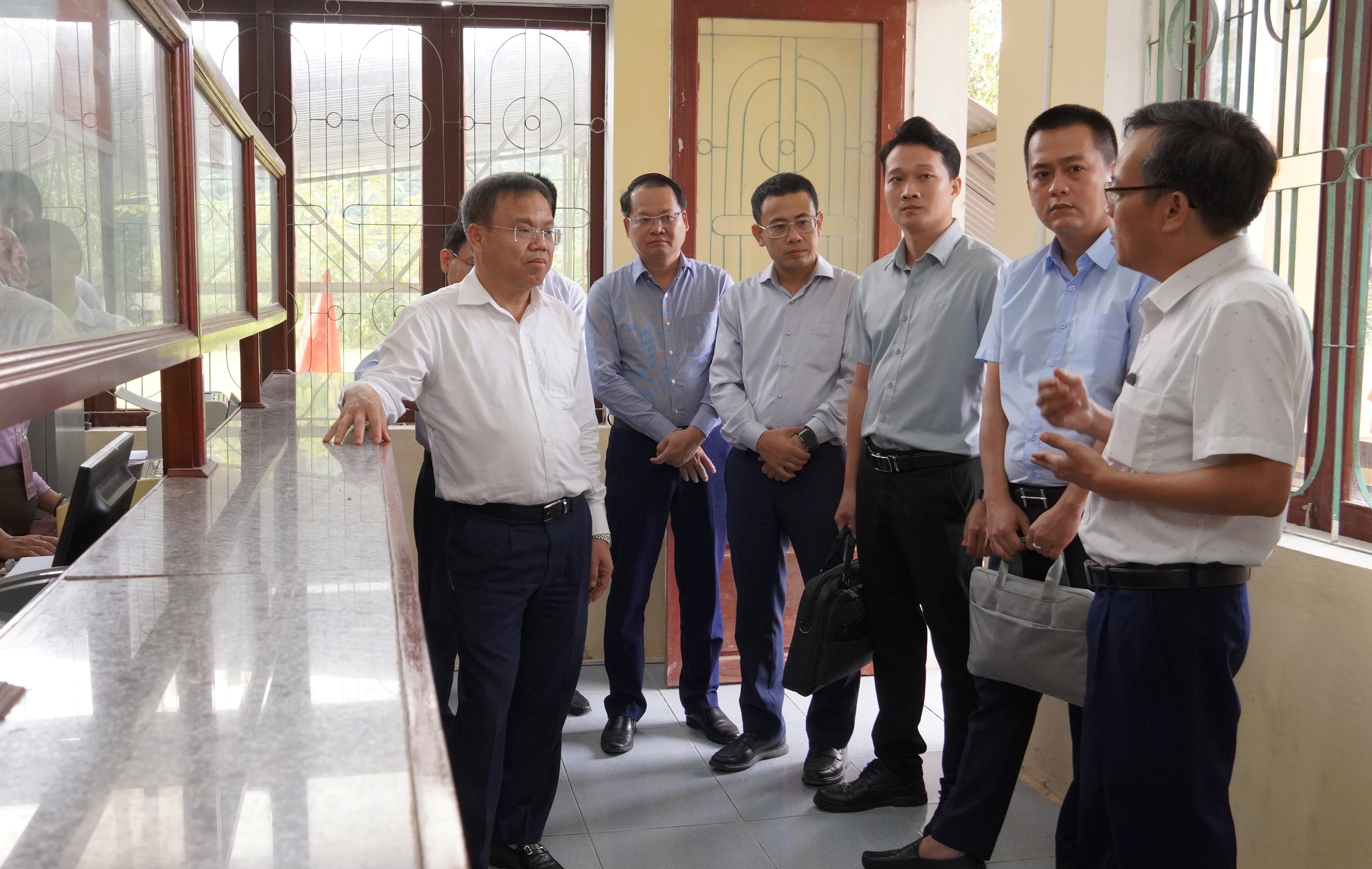 Phó Chủ tịch UBND tỉnh Lê Đức Tiến kiểm tra công tác vận hành chính quyền 2 cấp tại các địa phương