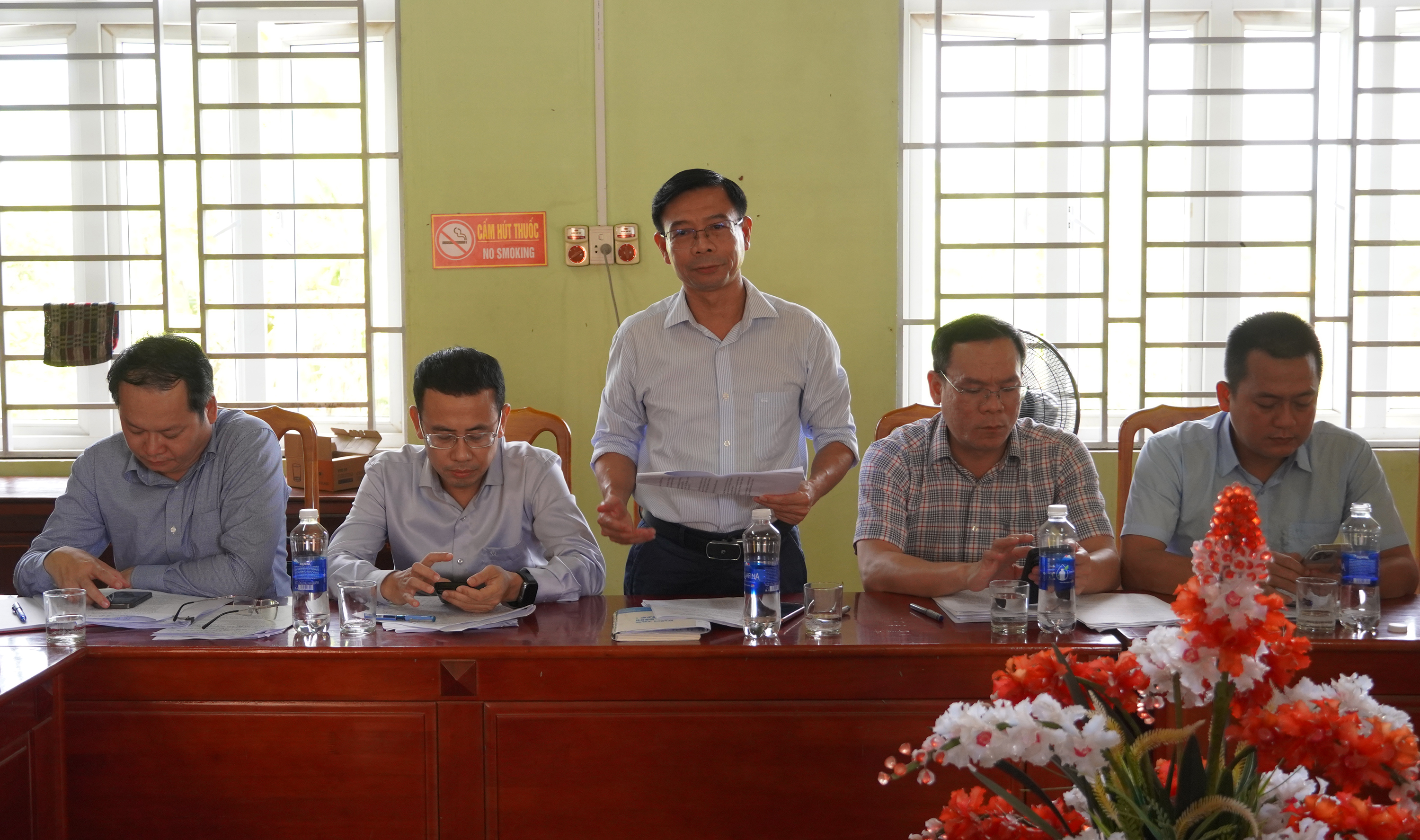 Phó Chủ tịch UBND tỉnh Lê Đức Tiến kiểm tra vận hành mô hình chính quyền 2 cấp tại xã Sen Ngư