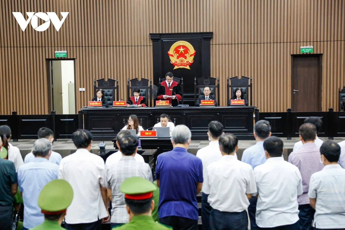 Bị cáo Hoàng Thị Thuý Lan nhận 14 năm tù trong vụ án Phúc Sơn