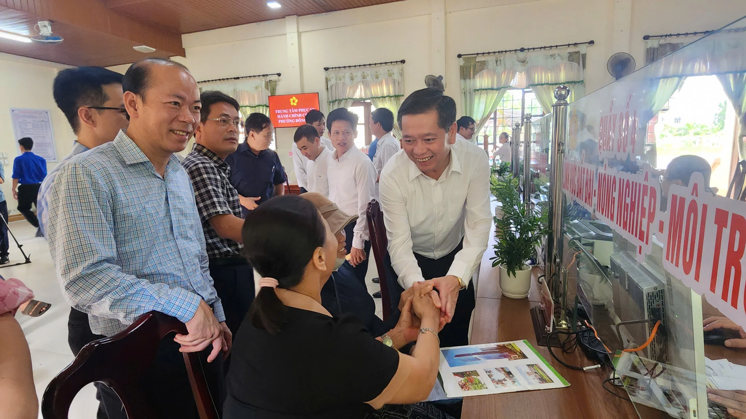 Phó Bí thư Thường trực Tỉnh ủy Nguyễn Long Hải kiểm tra tình hình hoạt động mô hình chính quyền địa phương 2 cấp