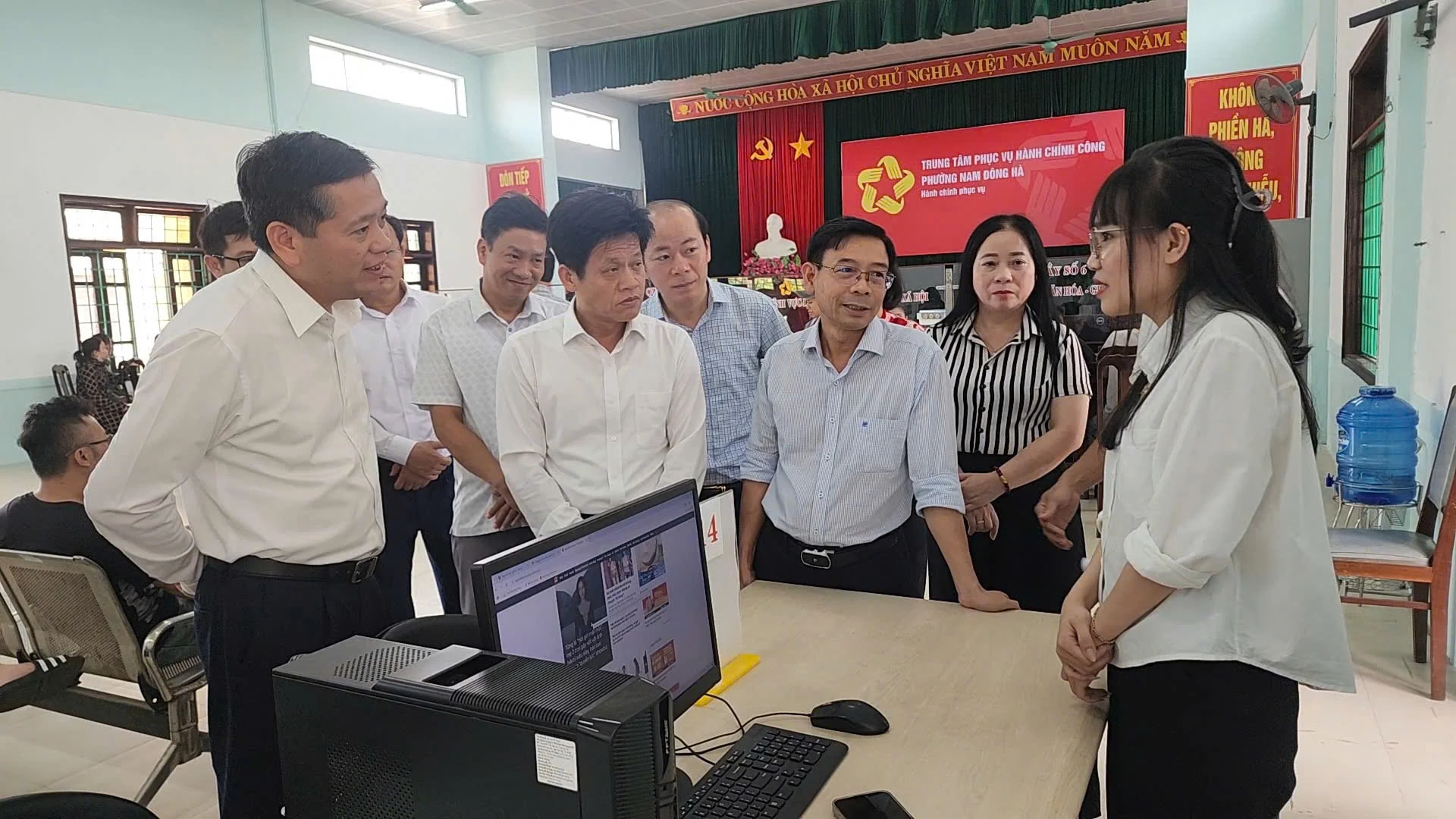 Phó Bí thư Thường trực Tỉnh ủy Nguyễn Long Hải kiểm tra tình hình hoạt động mô hình chính quyền địa phương 2 cấp
