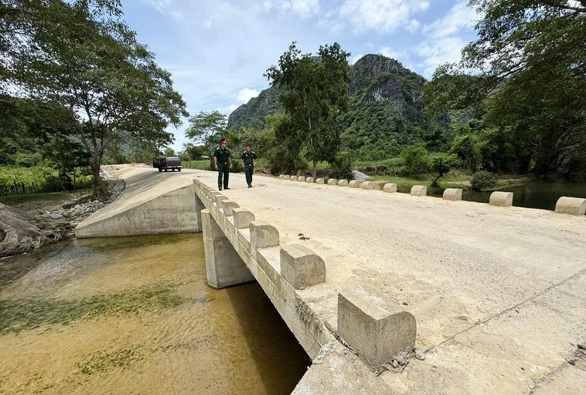 Ánh sáng từ phía biên cương...